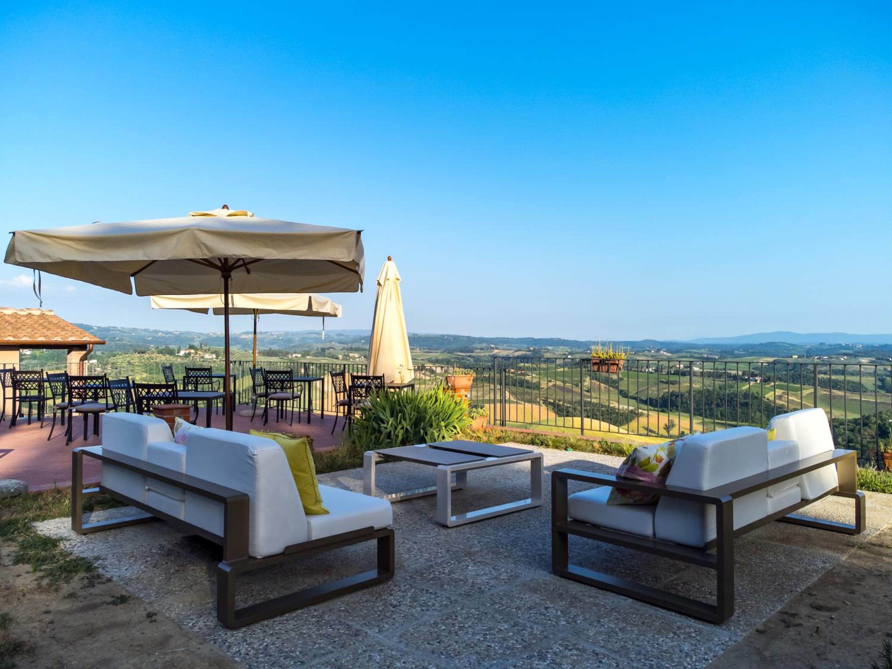Agriturismo La Collina degli Olivi view 2