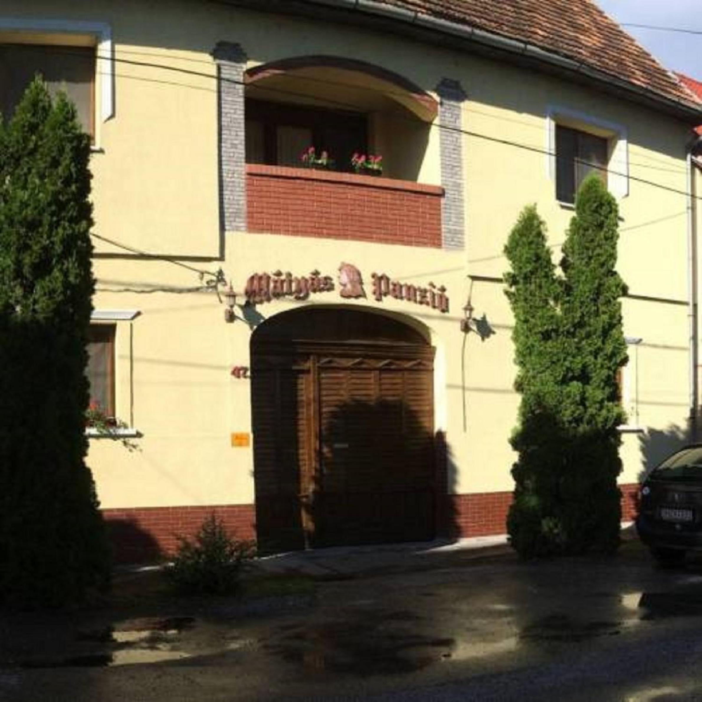 Hotel Mátyás Panzió - Image 1