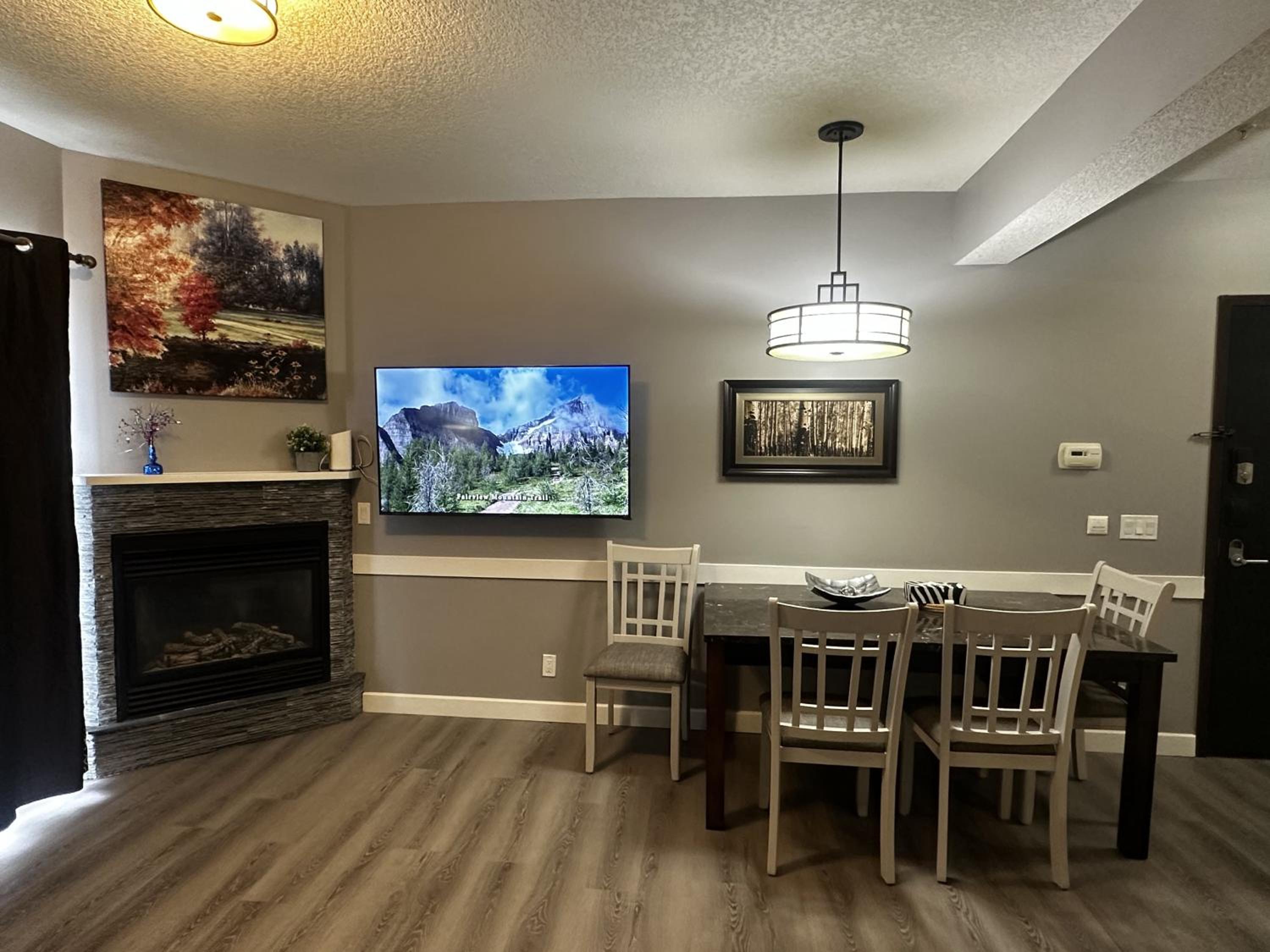 Luxury Two Queen Beds Condo - Grande Rockies Resort Indoor Parking Pool Hot tub GYM