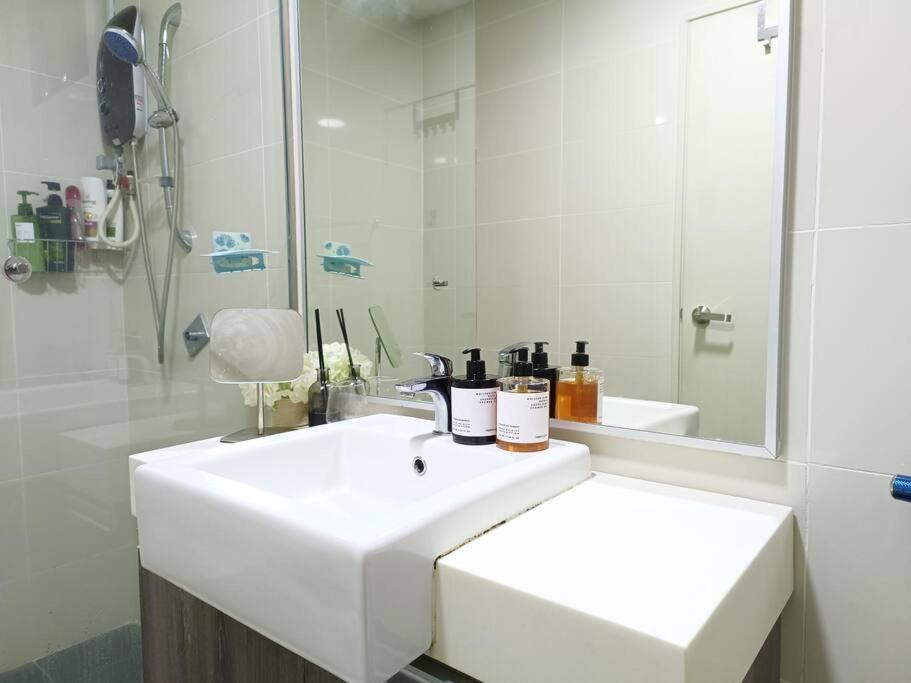 High Floor Cozy Southkey Mosaic Netflix 4Pax