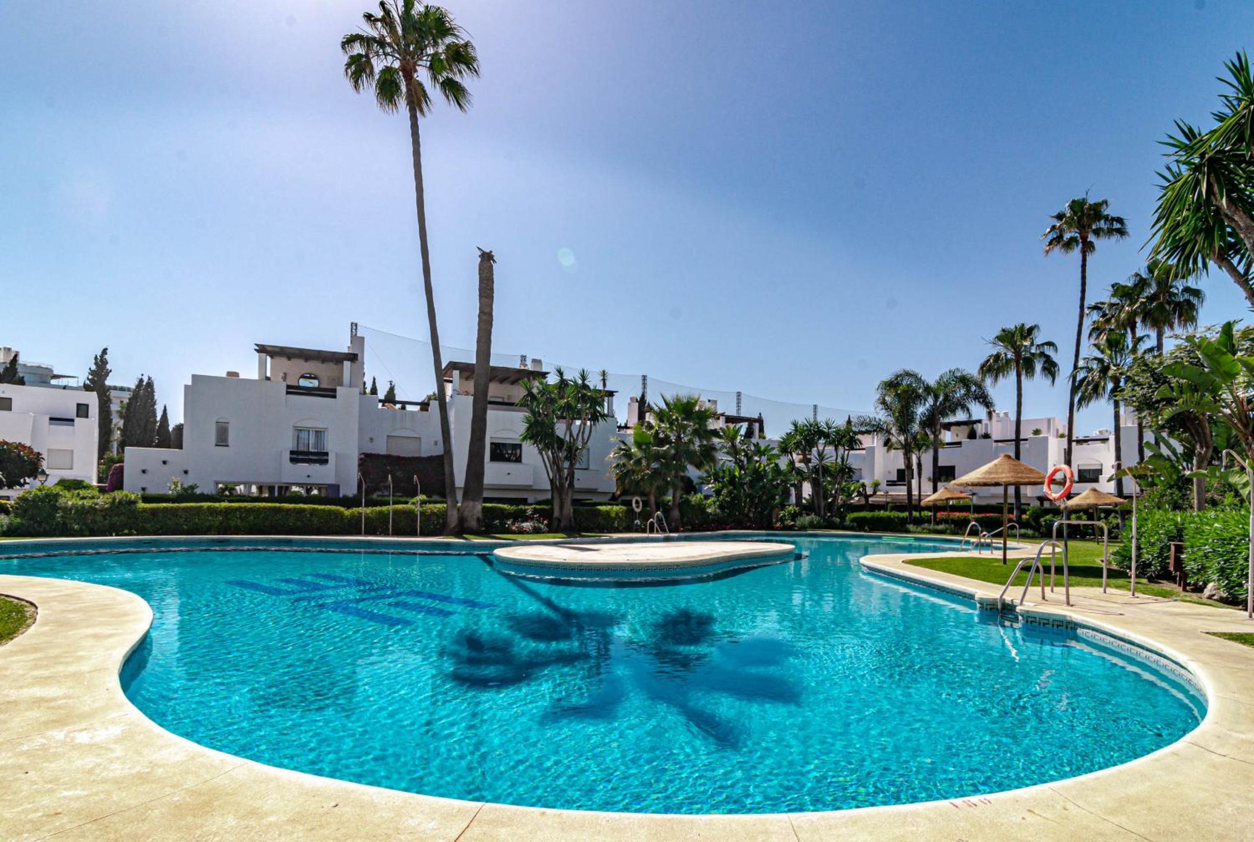 Seaside 3 bedroom Townhouse in San Pedro close to the Beach with private Garden view 3
