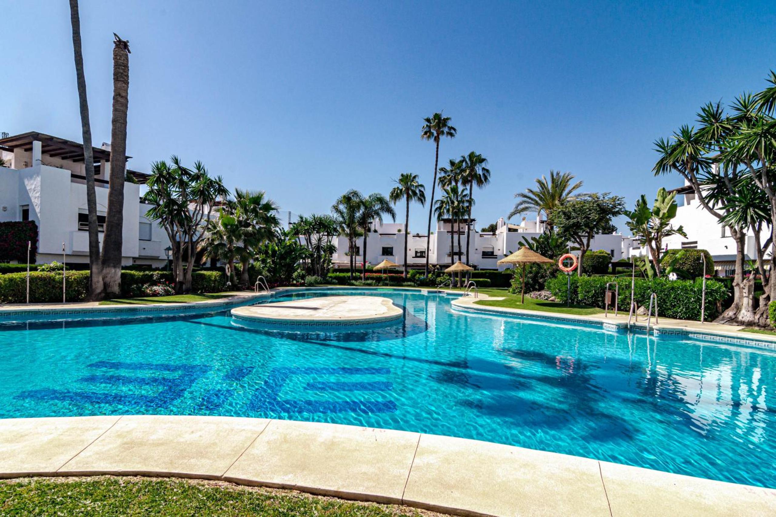 Seaside 3 bedroom Townhouse in San Pedro close to the Beach with private Garden view 5