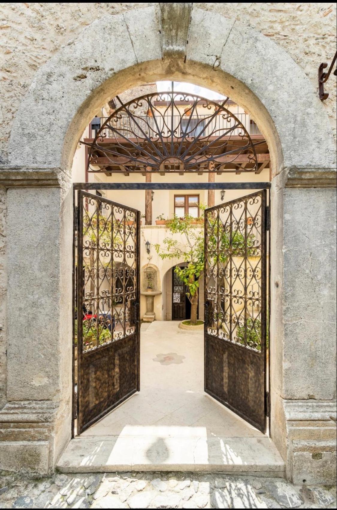 Palazzo Candida B&B