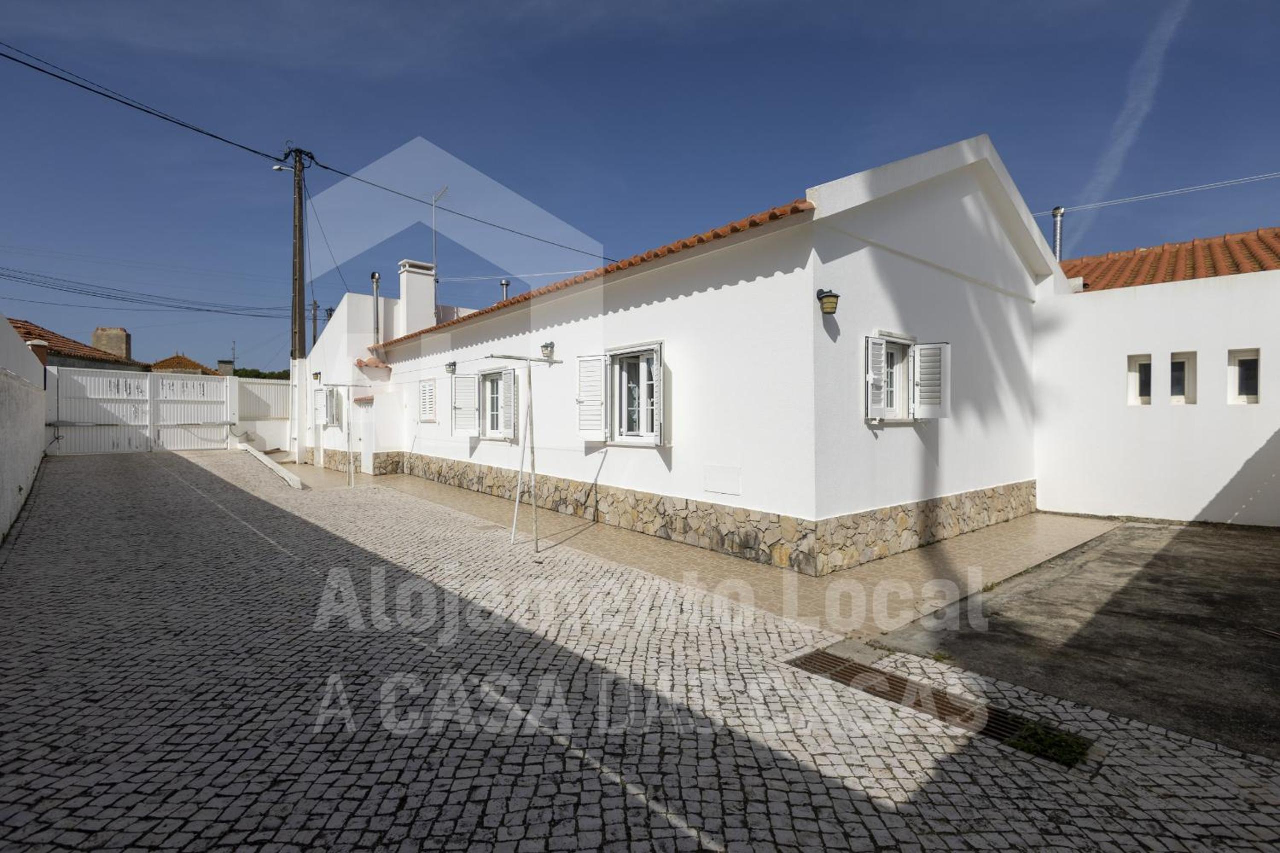 White House by AcasaDasCasas view 2