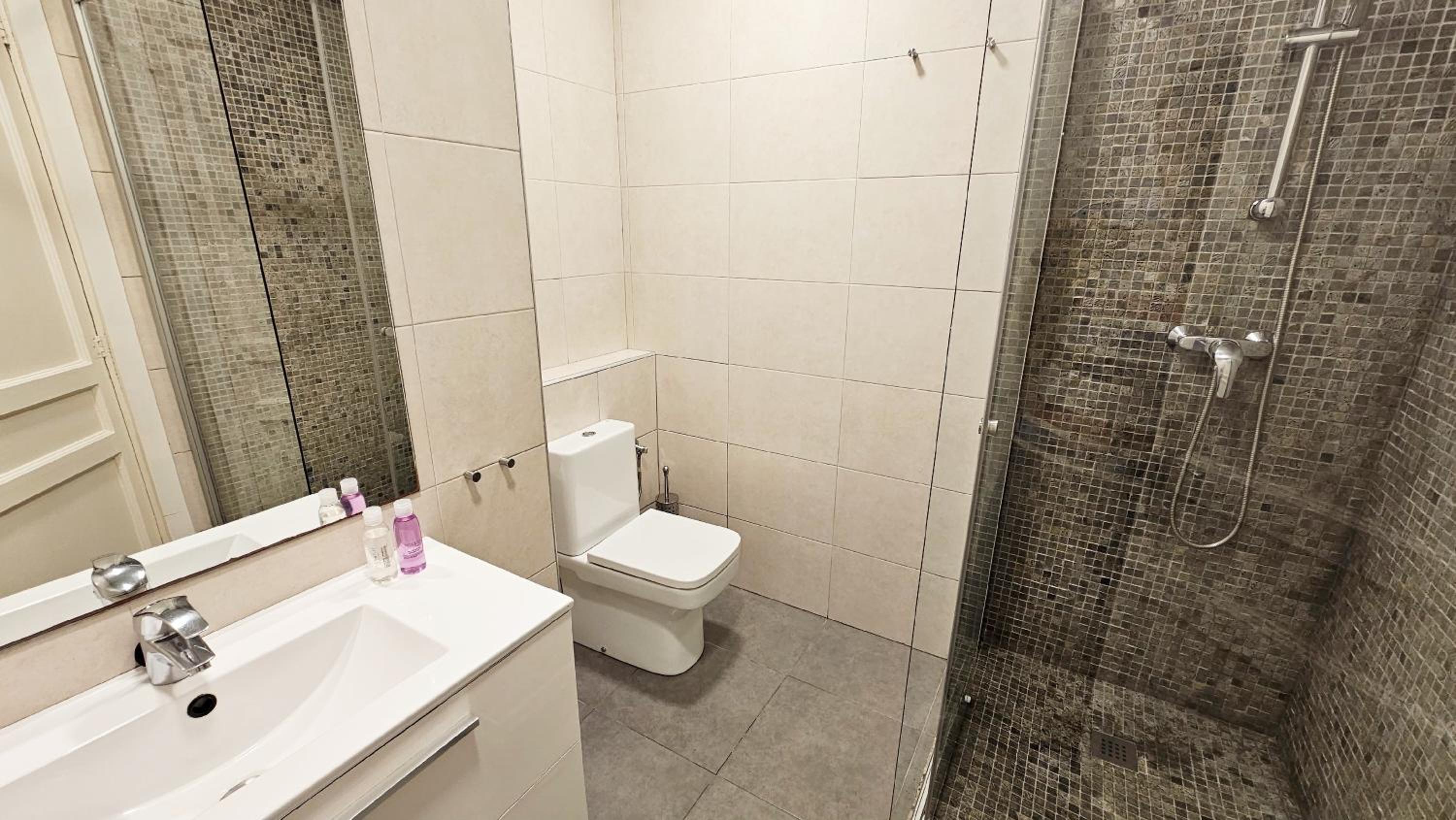 Click&Flat Seneca Suites