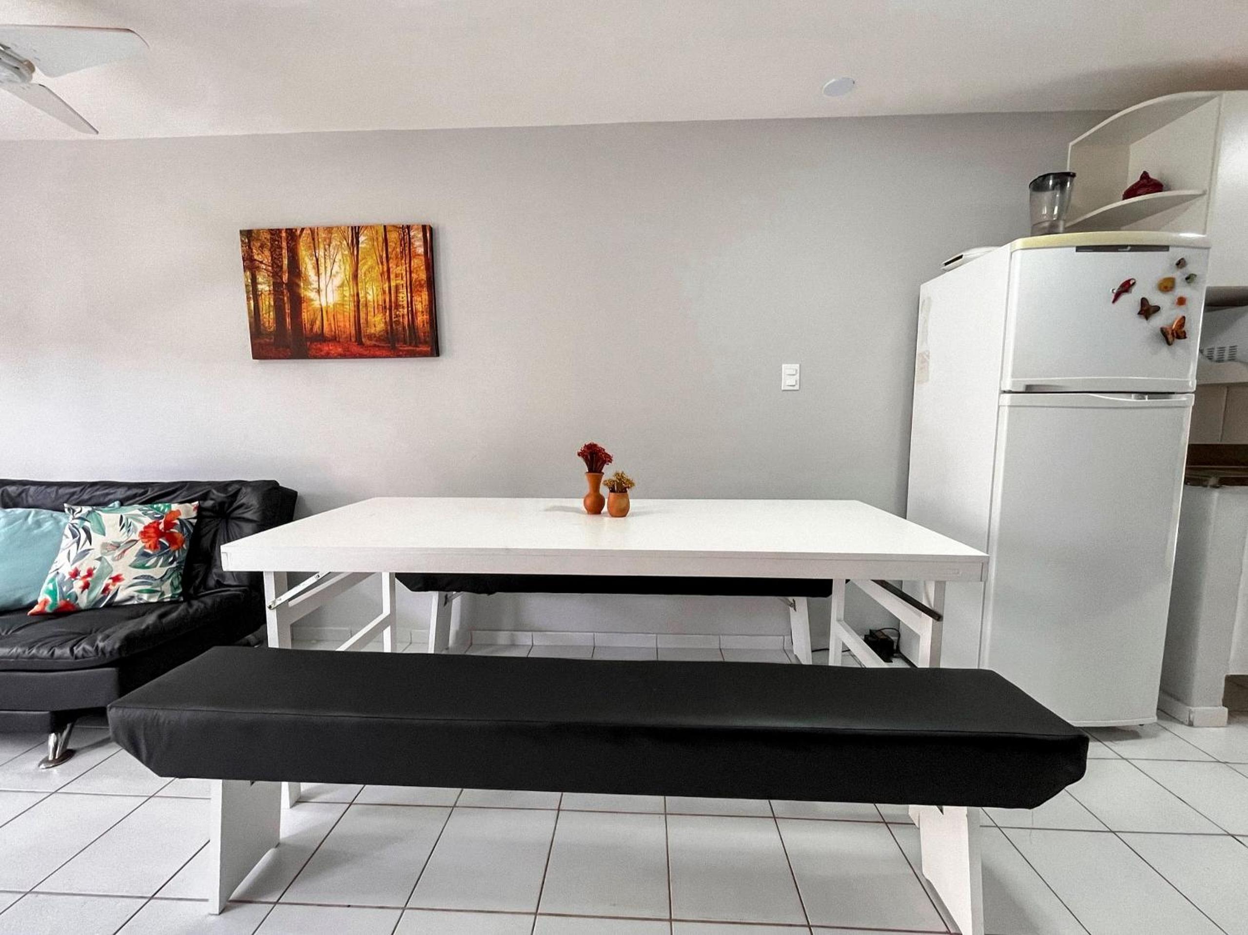 Casas no Residencial Mont Sinai com 2 ou 3 suítes (todas com ar), internet privativa 300MBPS a aproximadamento 250m da Praia de Taperapuã, condomínio com p