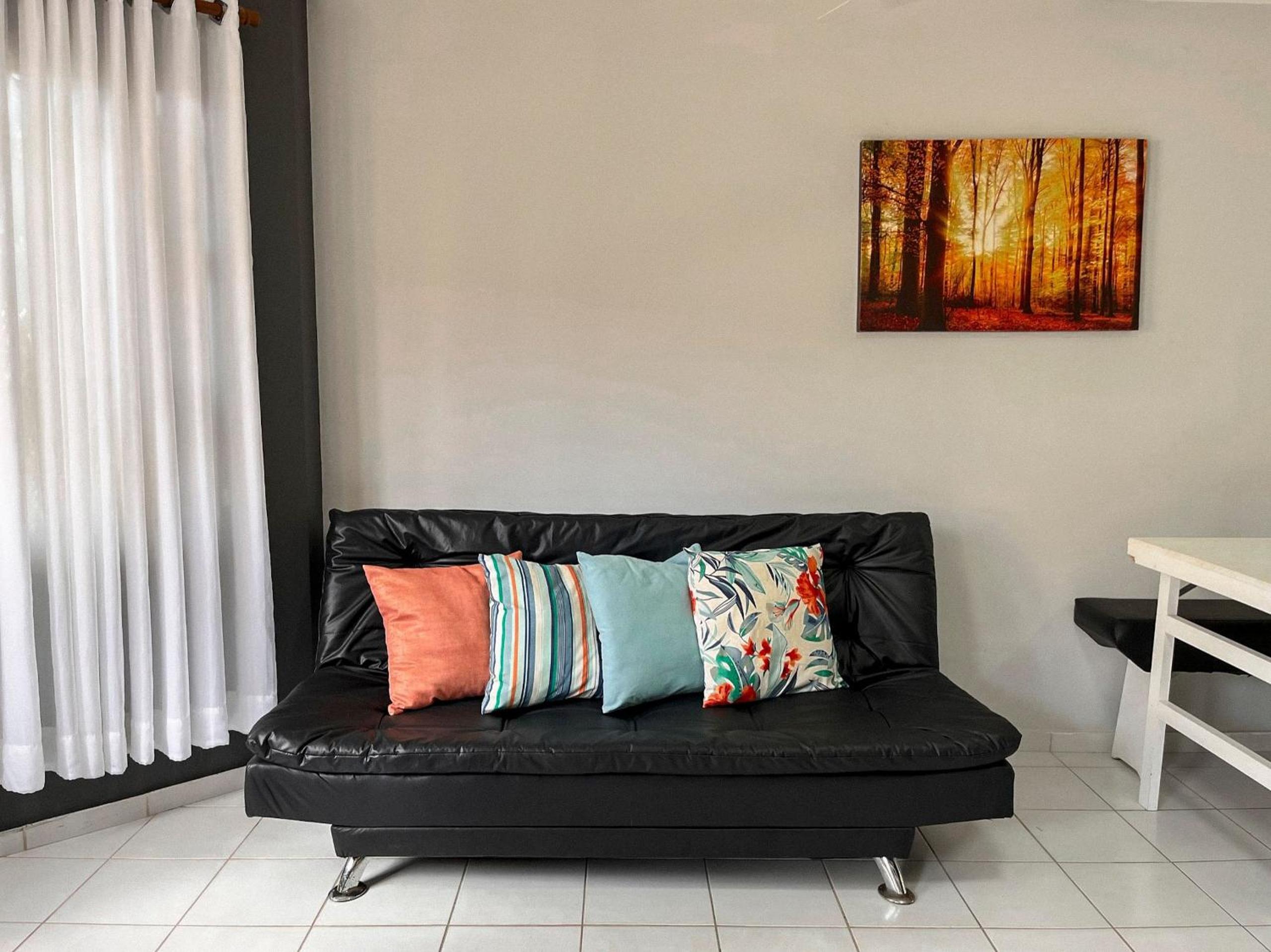 Casas no Residencial Mont Sinai com 2 ou 3 suítes (todas com ar), internet privativa 300MBPS a aproximadamento 250m da Praia de Taperapuã, condomínio com p
