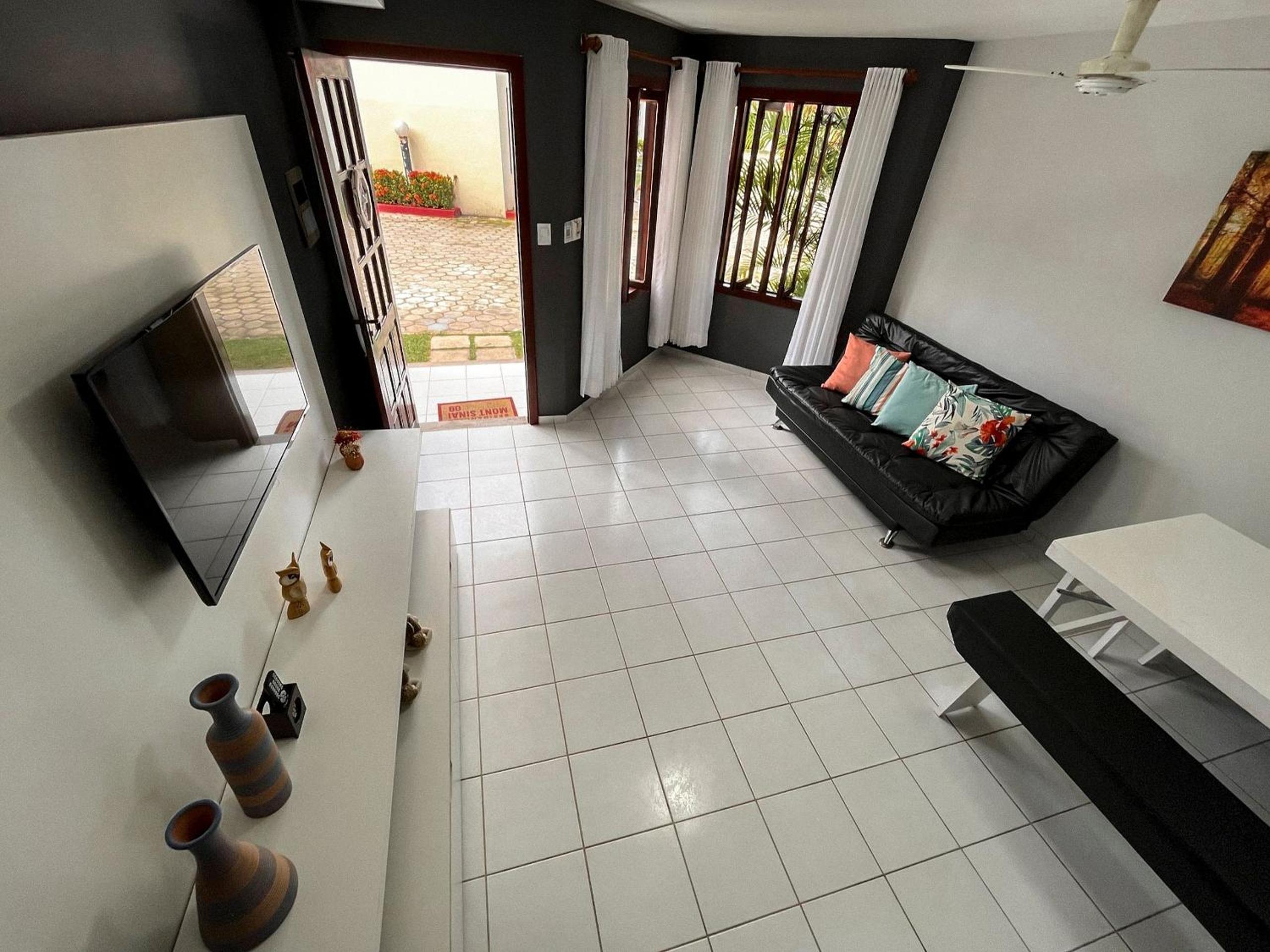 Casas no Residencial Mont Sinai com 2 ou 3 suítes (todas com ar), internet privativa 300MBPS a aproximadamento 250m da Praia de Taperapuã, condomínio com p
