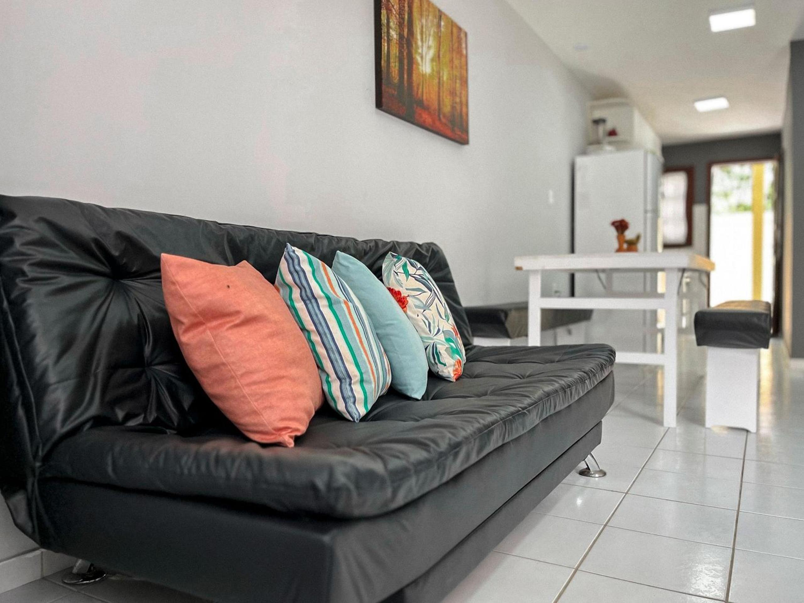 Casas no Residencial Mont Sinai com 2 ou 3 suítes (todas com ar), internet privativa 300MBPS a aproximadamento 250m da Praia de Taperapuã, condomínio com p