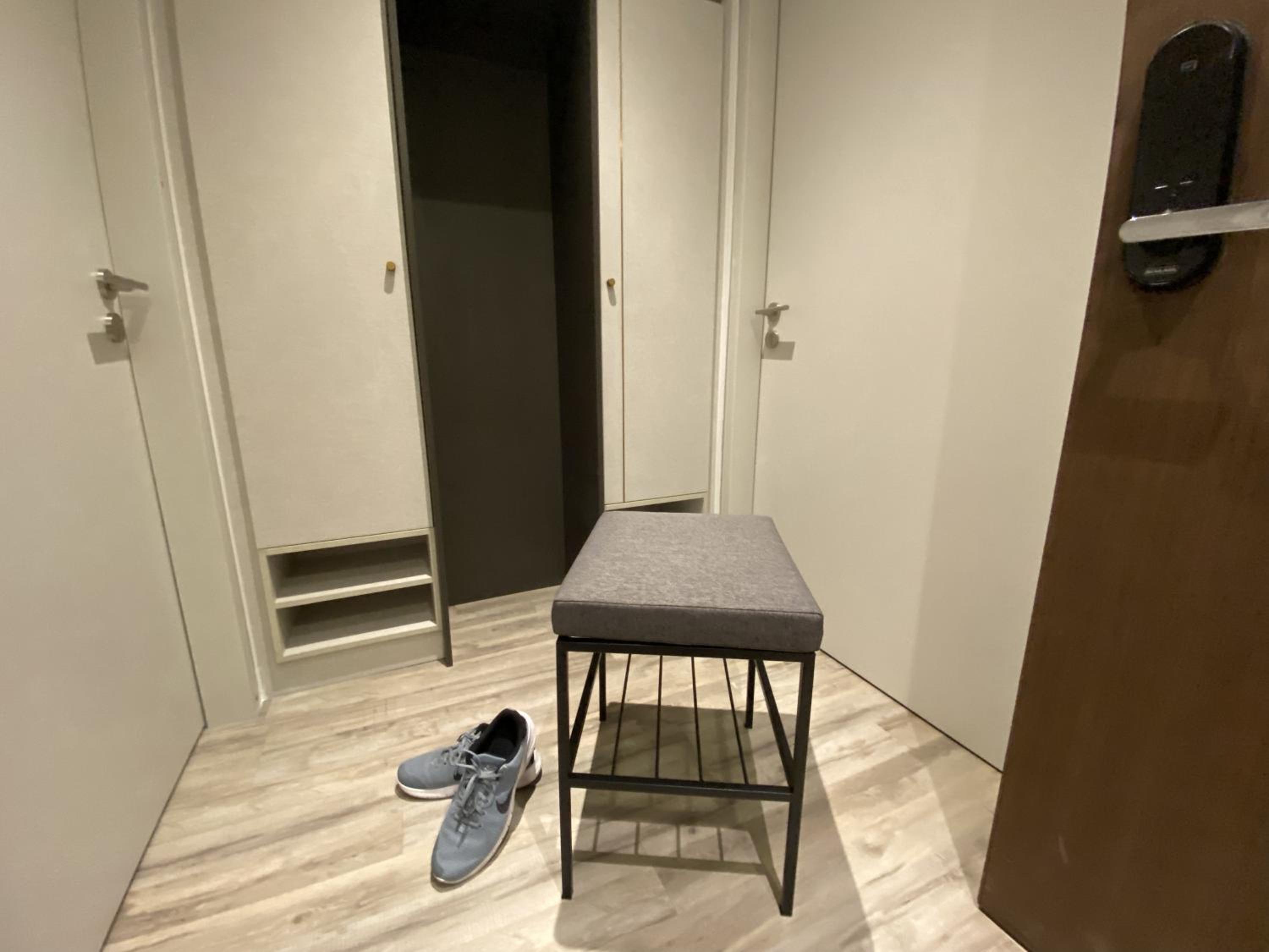 Mid Valley 3km away 360 sq ft Millerz Sq studio