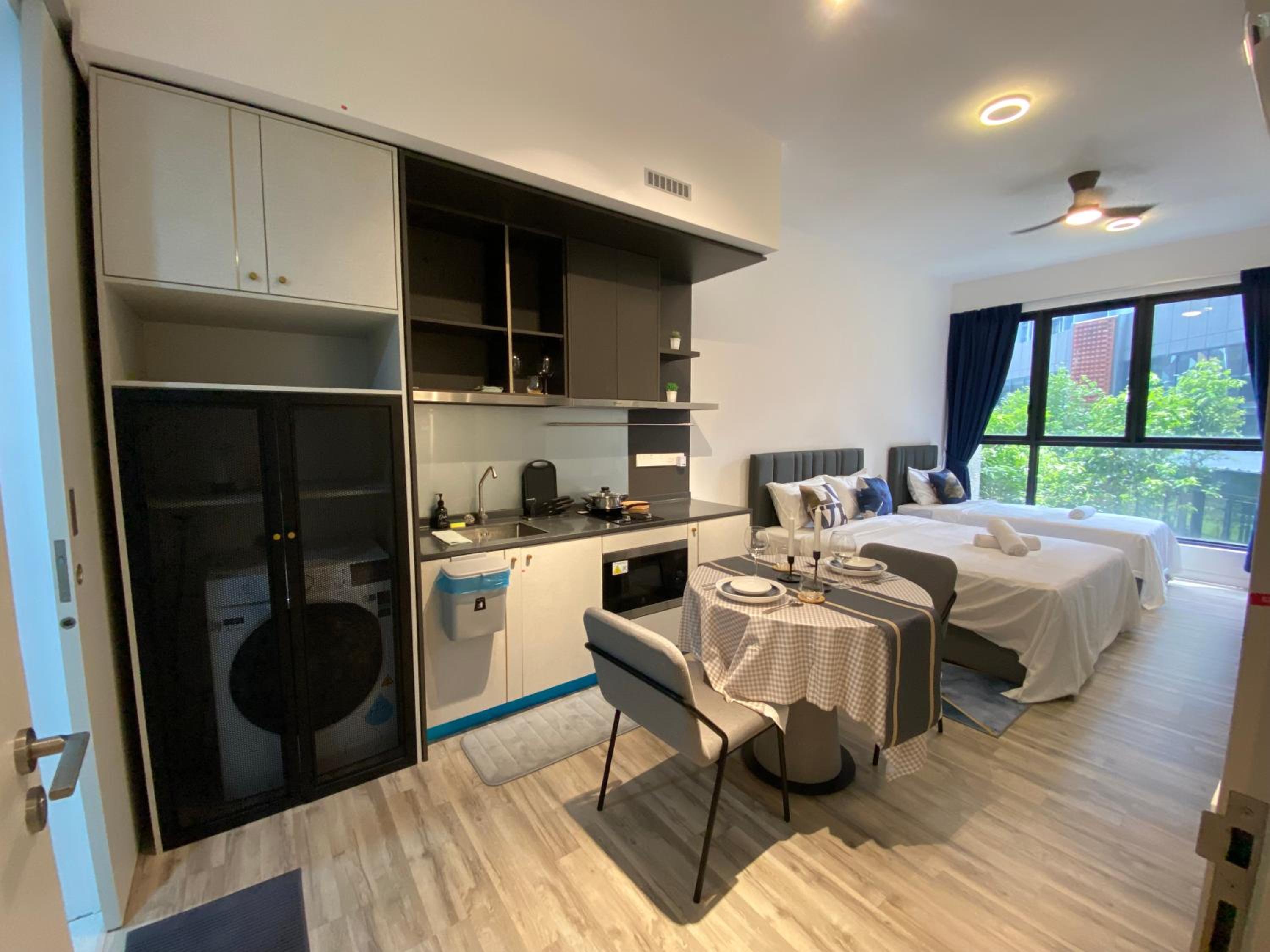 Mid Valley 3km away 360 sq ft Millerz Sq studio