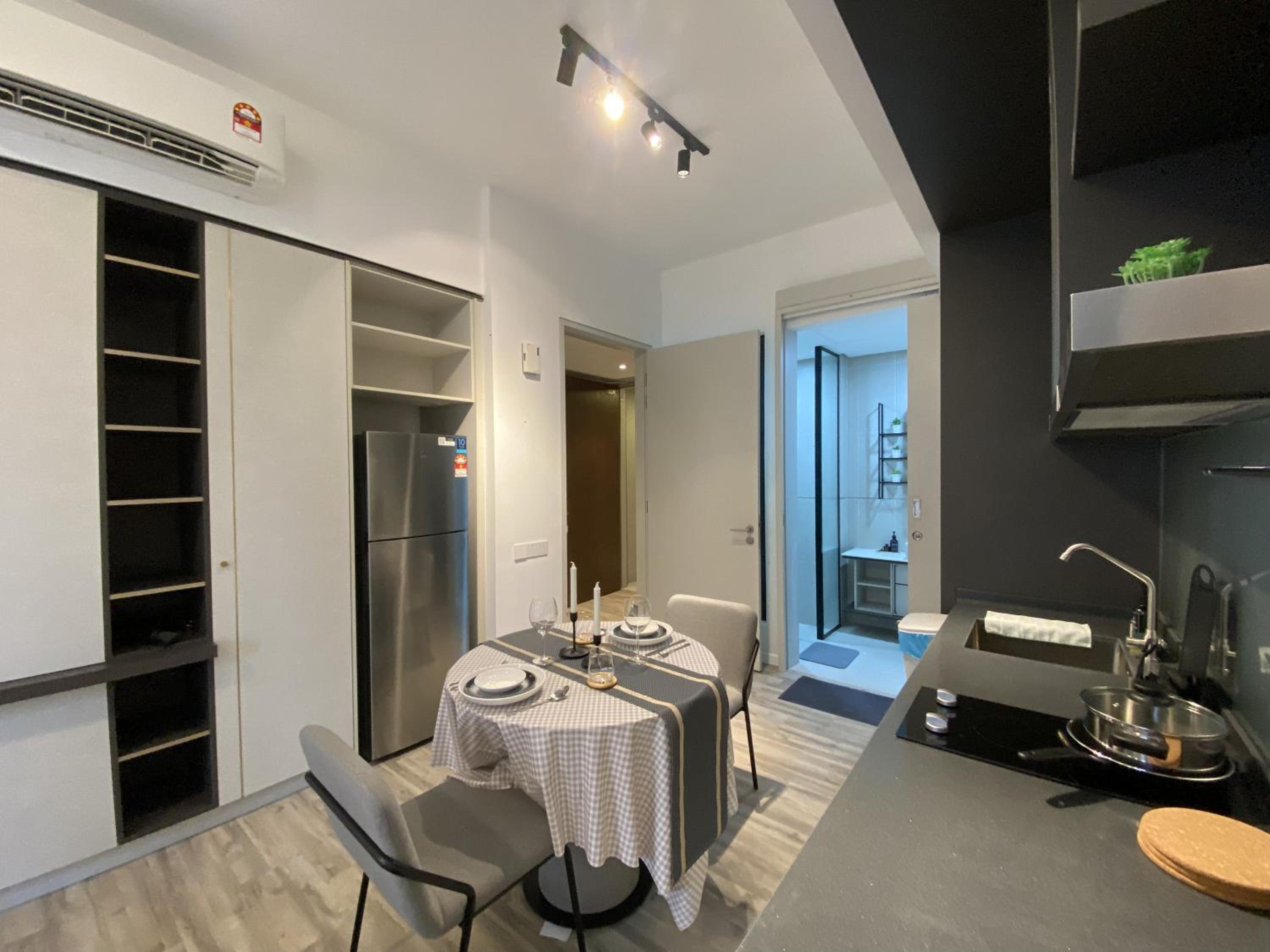 Mid Valley 3km away 360 sq ft Millerz Sq studio