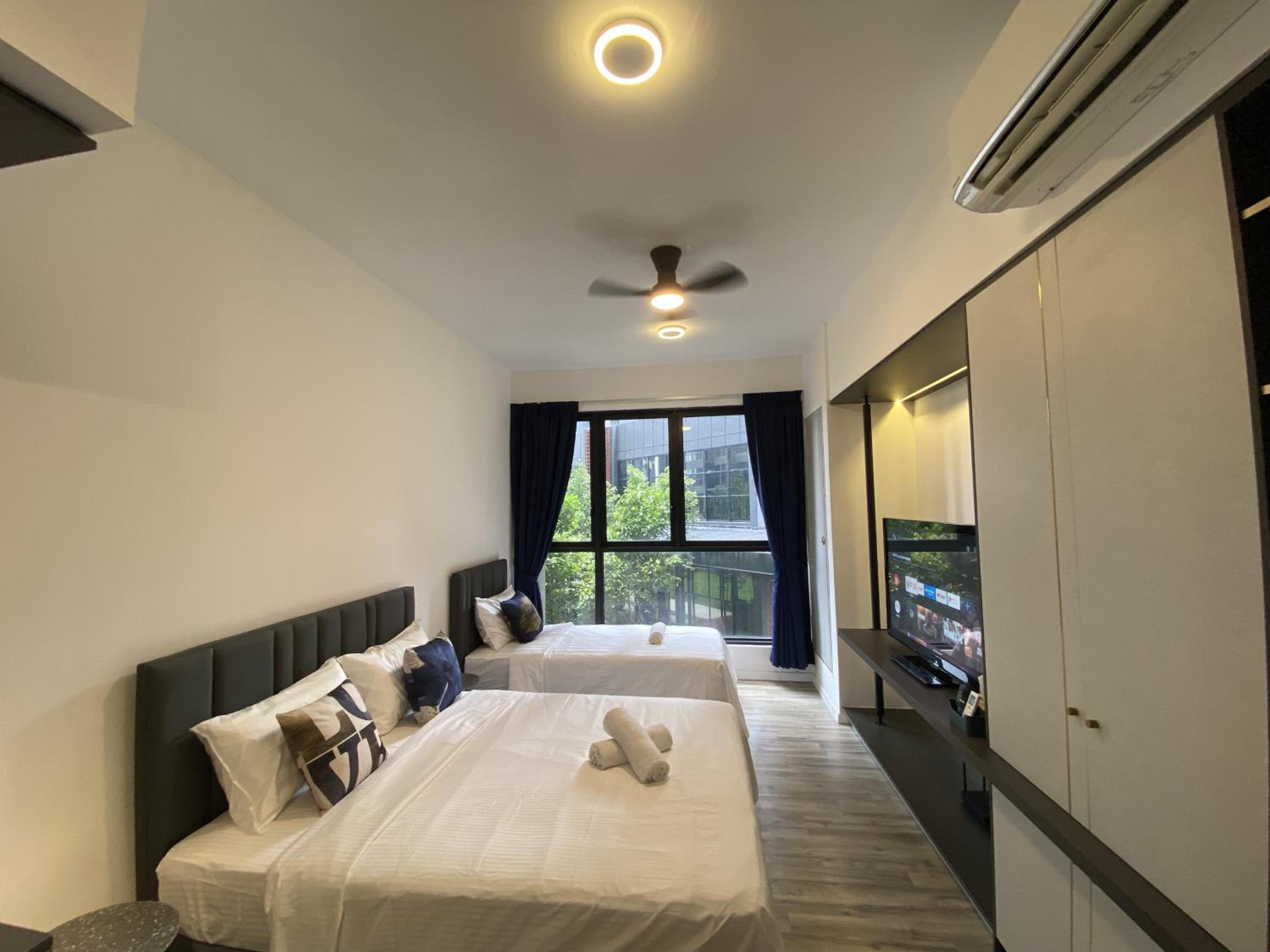 Mid Valley 3km away 360 sq ft Millerz Sq studio
