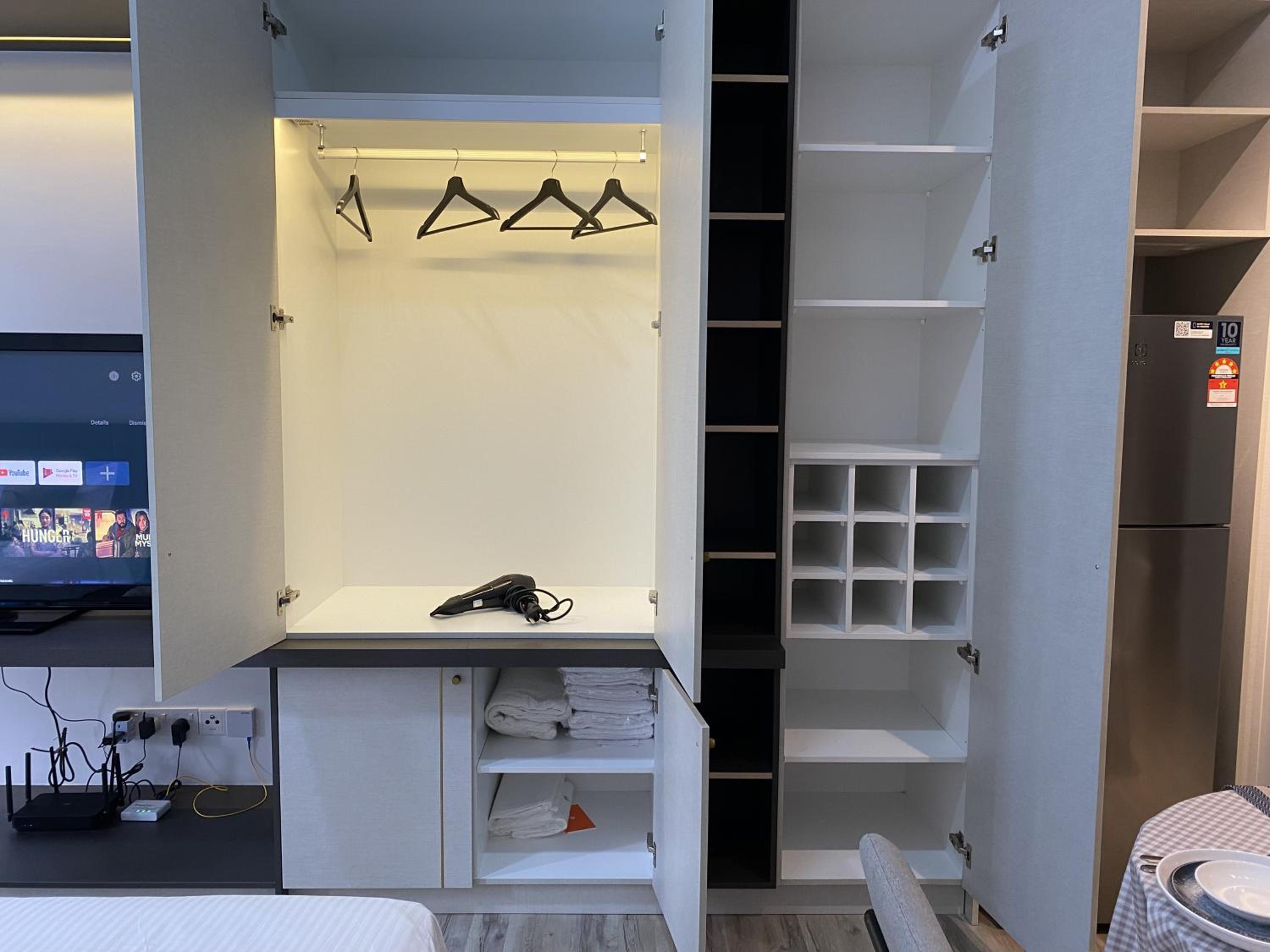 Mid Valley 3km away 360 sq ft Millerz Sq studio