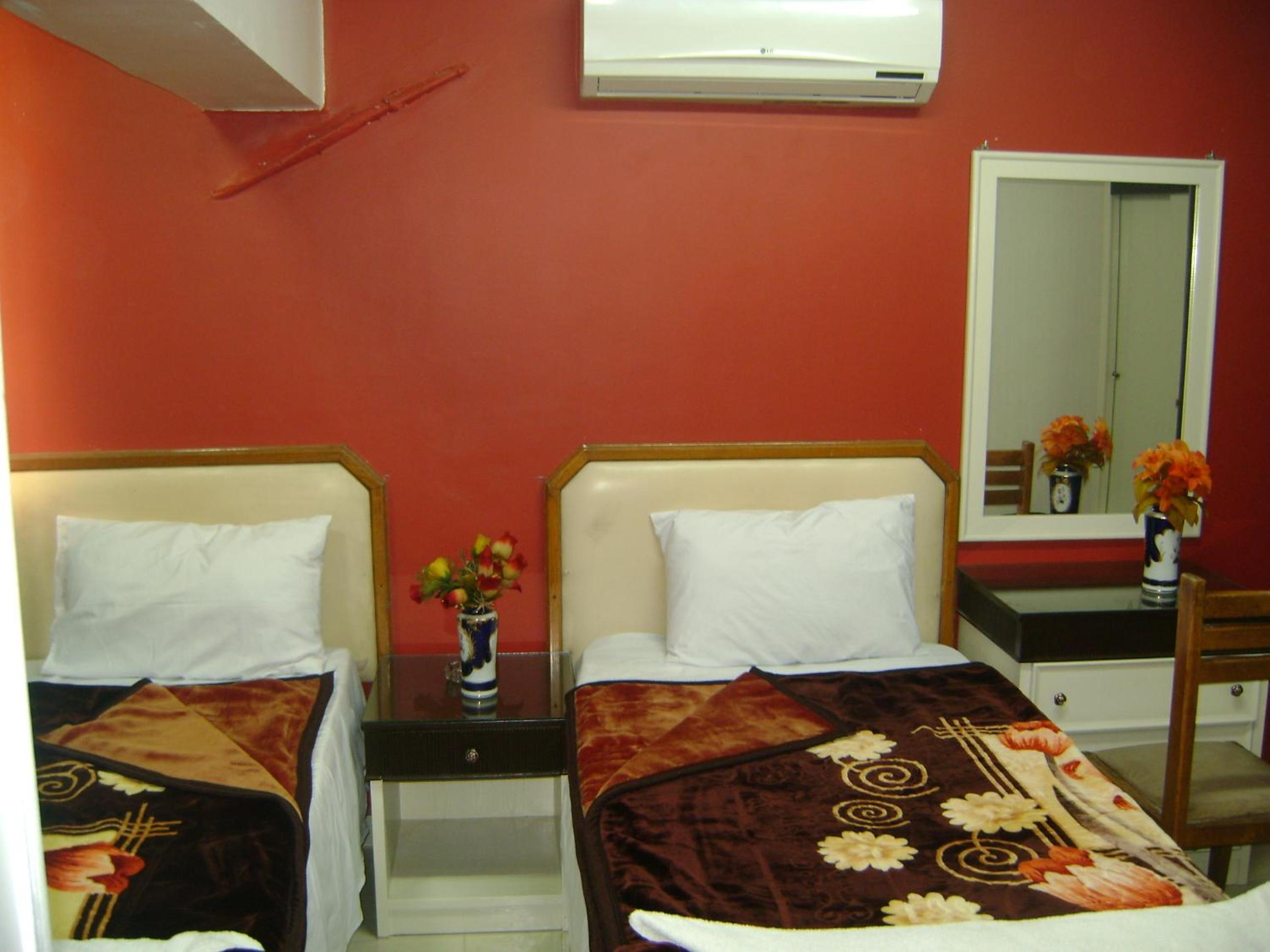 Isis Hostel 2