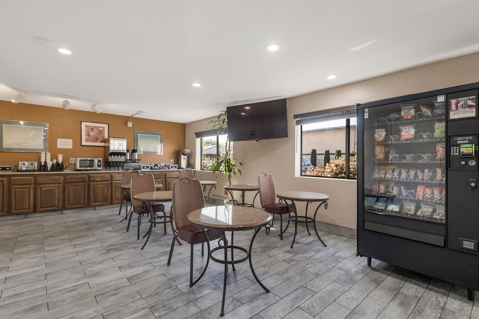 Yuba City Vacations - Sutter Inn - Property Image 4