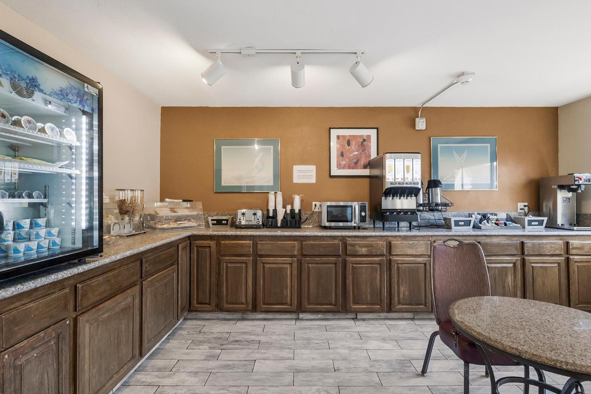 Yuba City Vacations - Sutter Inn - Property Image 11