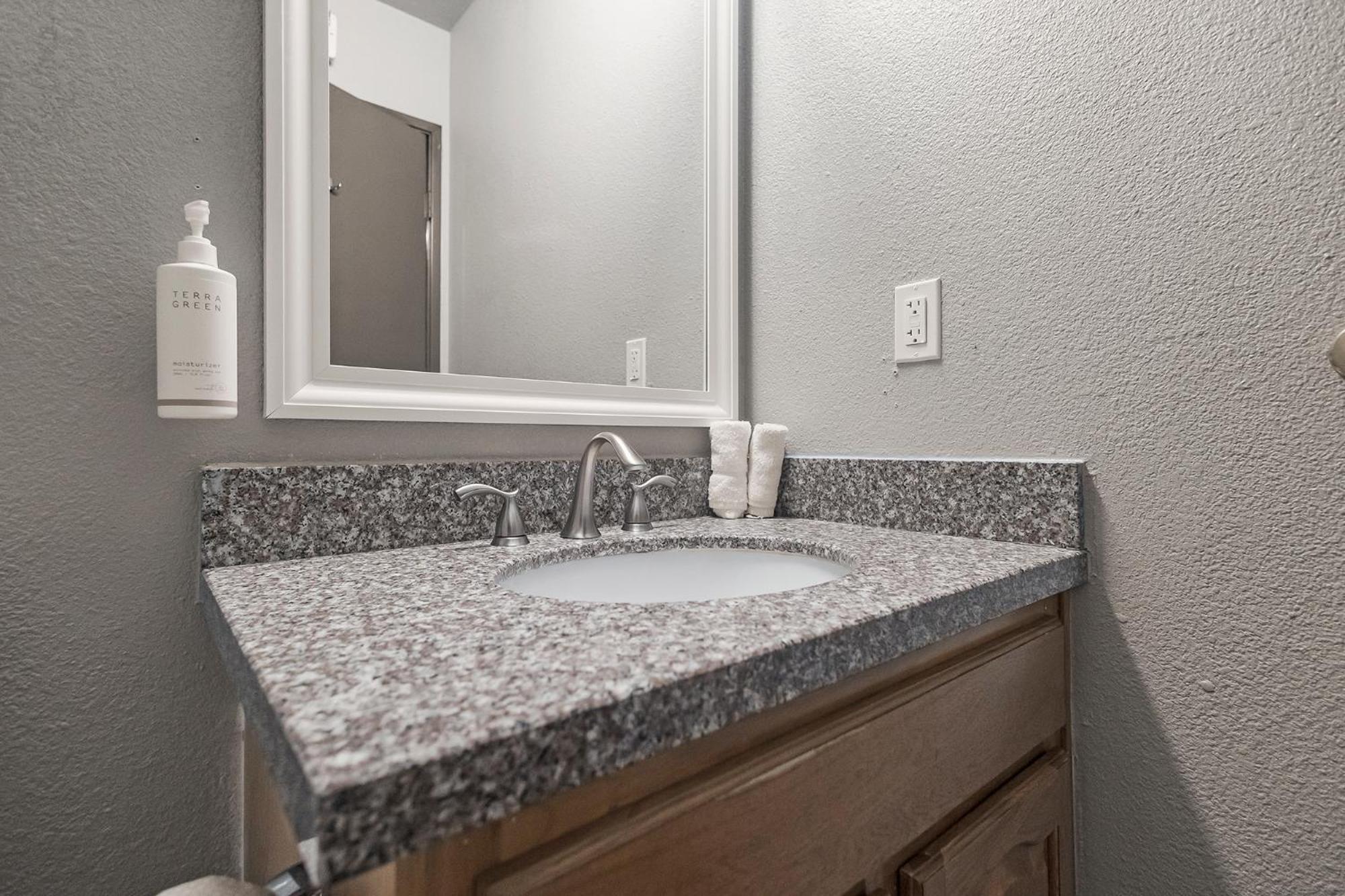 Yuba City Vacations - Sutter Inn - Property Image 1