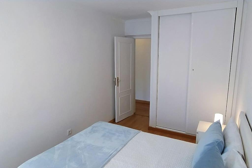 Lisboa/City/Sunny Apar/Metro/Airport/WiFi/Air Cond view 5