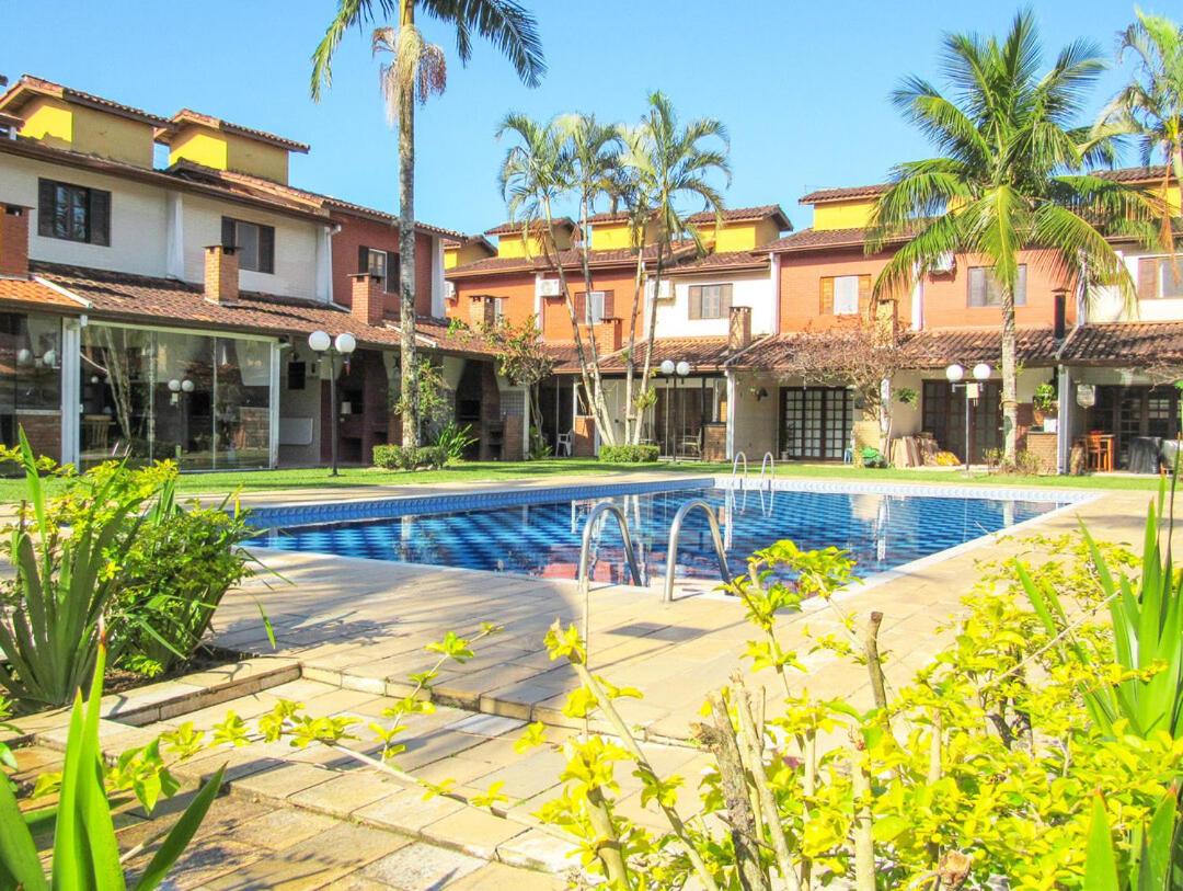 Casa com lazer a 750m da Praia de Massaguacu SP