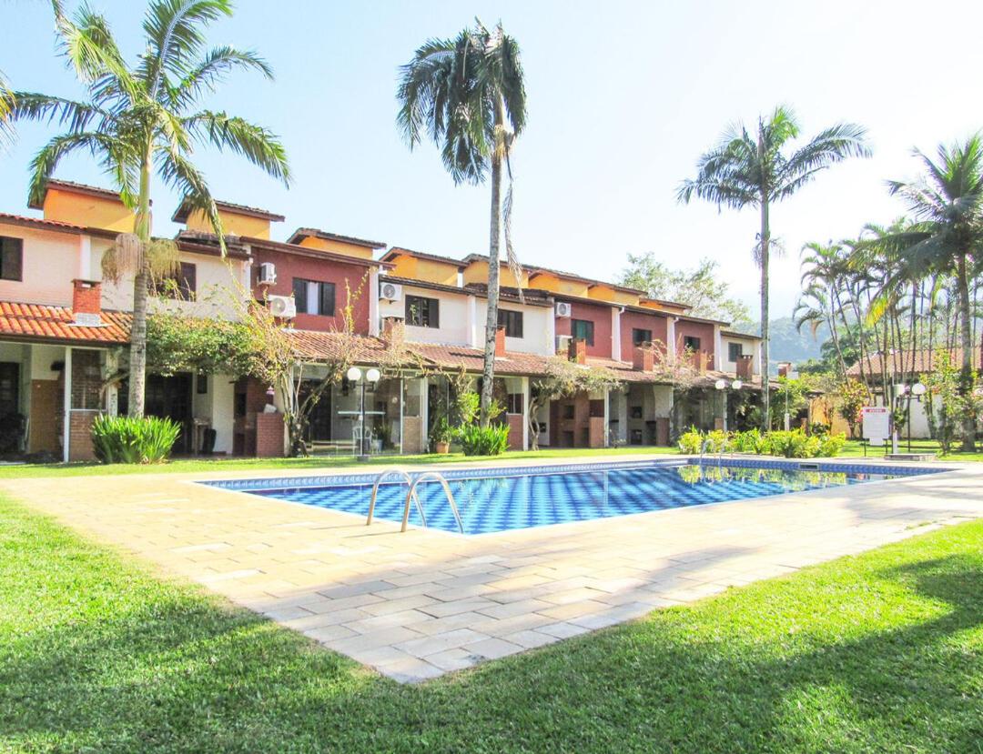 Casa com lazer a 750m da Praia de Massaguacu SP