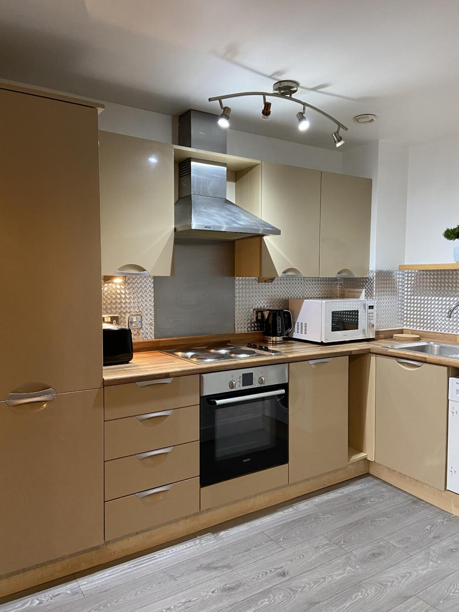 Parking - Couples - City Centre - Sleeps 4 - Birmingham view 3
