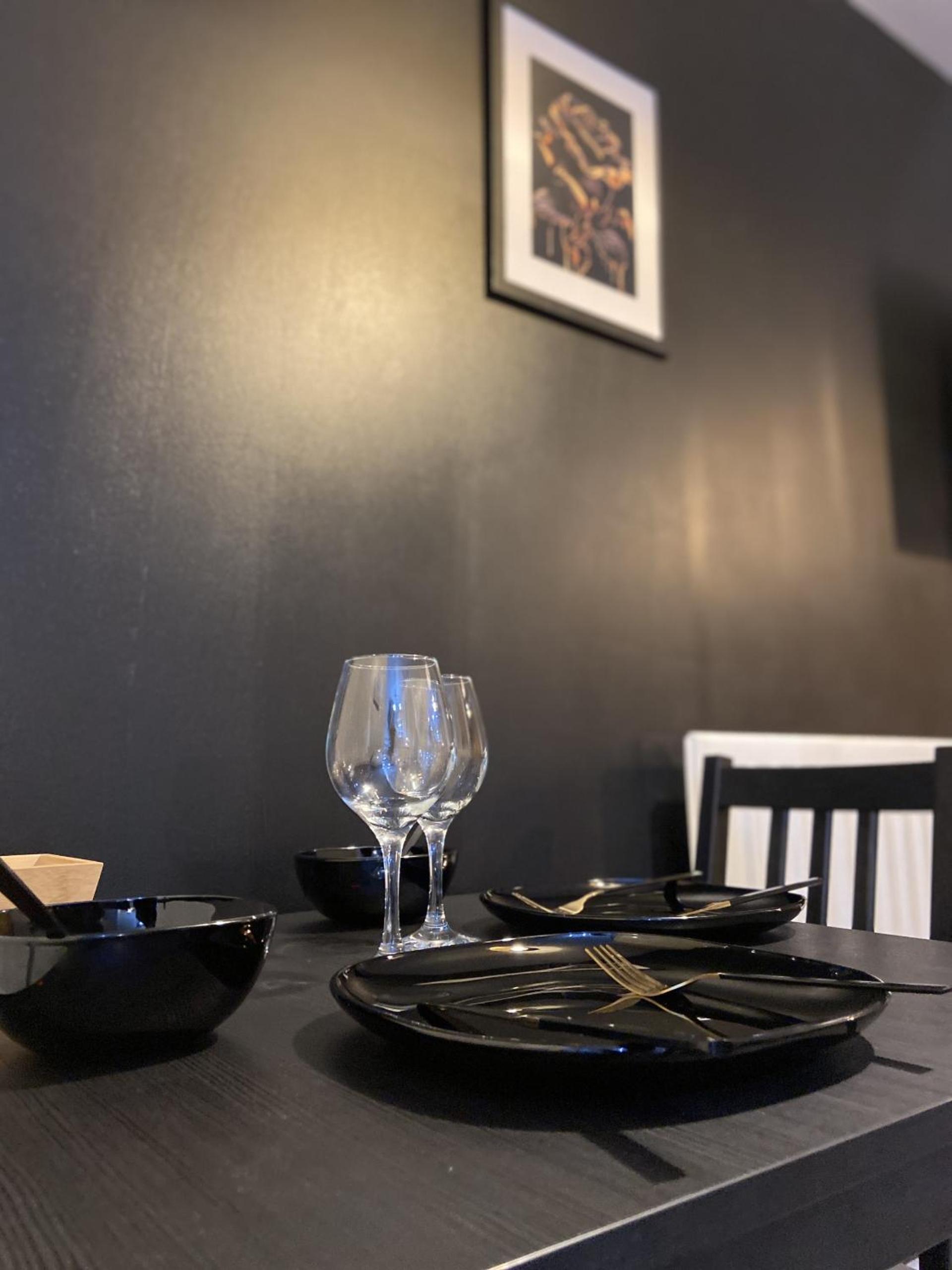Parking - Couples - City Centre - Sleeps 4 - Birmingham view 5