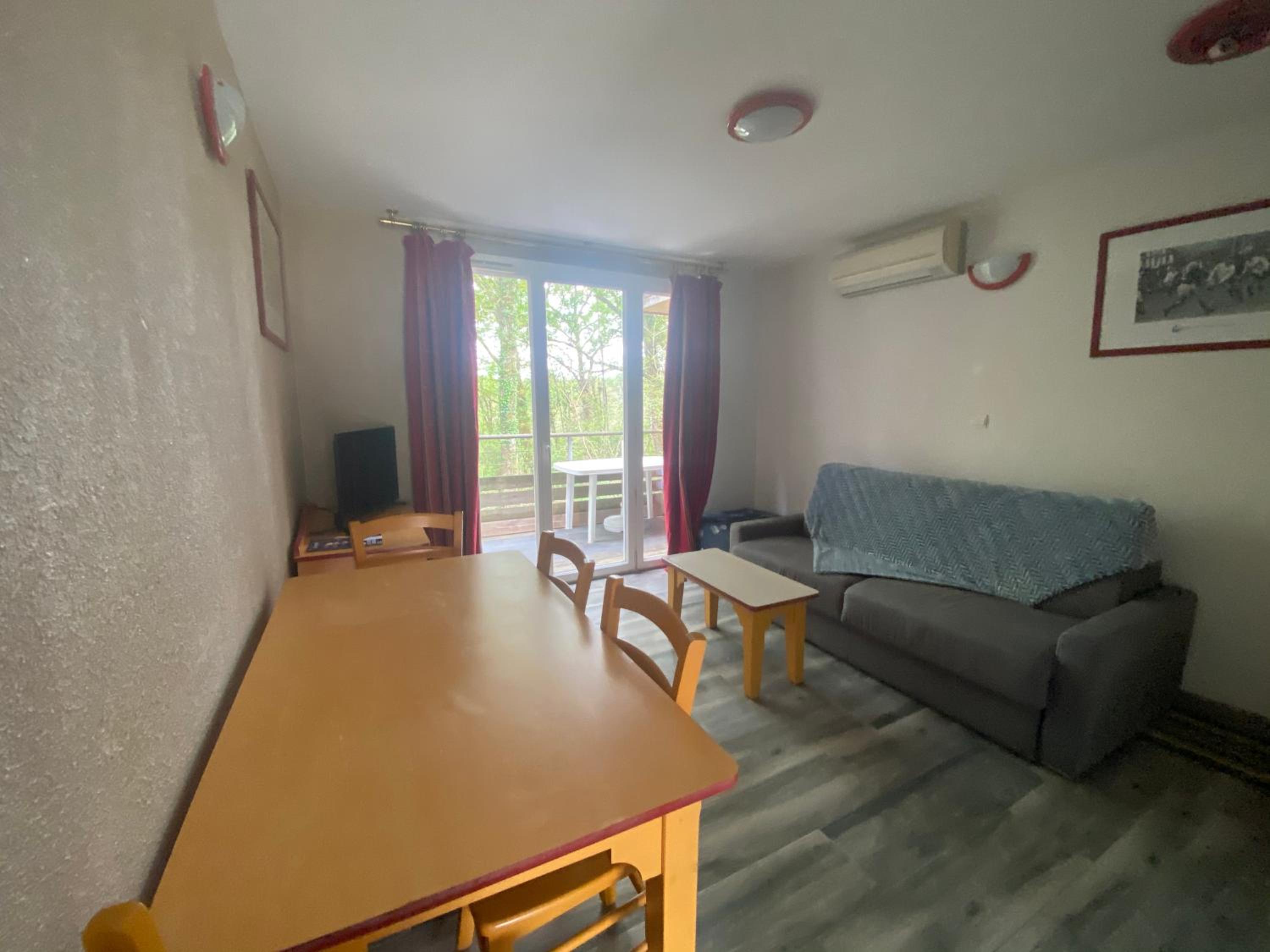 Appartement rénové pour 4 à 5 personnes à Cassen