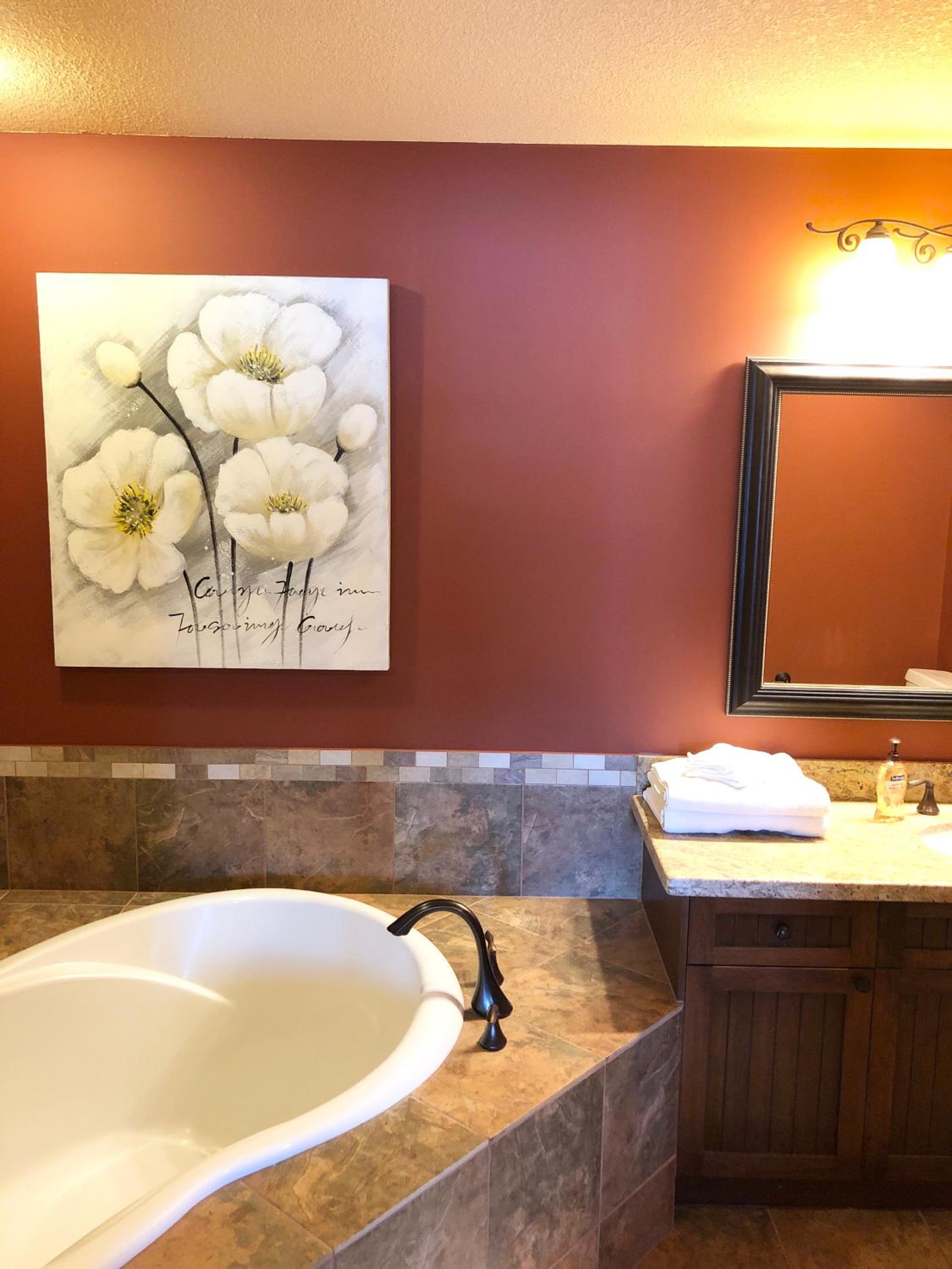 3 BR Lake Okanagan Resort, West Kelowna!