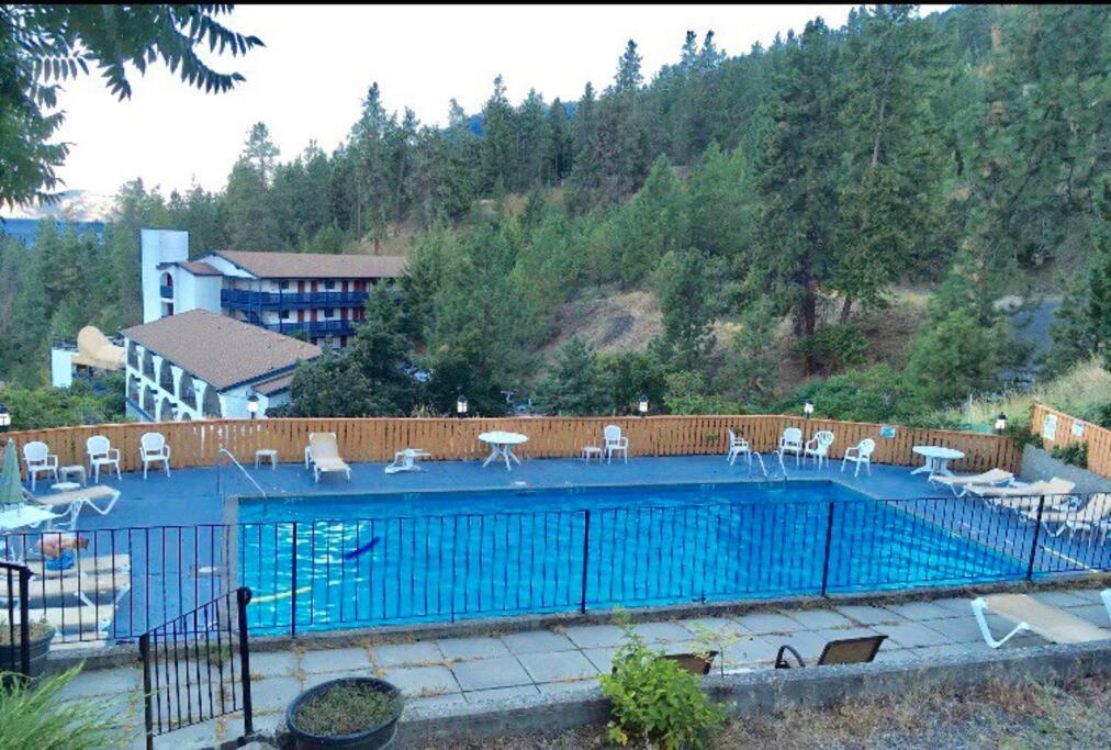 3 BR Lake Okanagan Resort, West Kelowna!