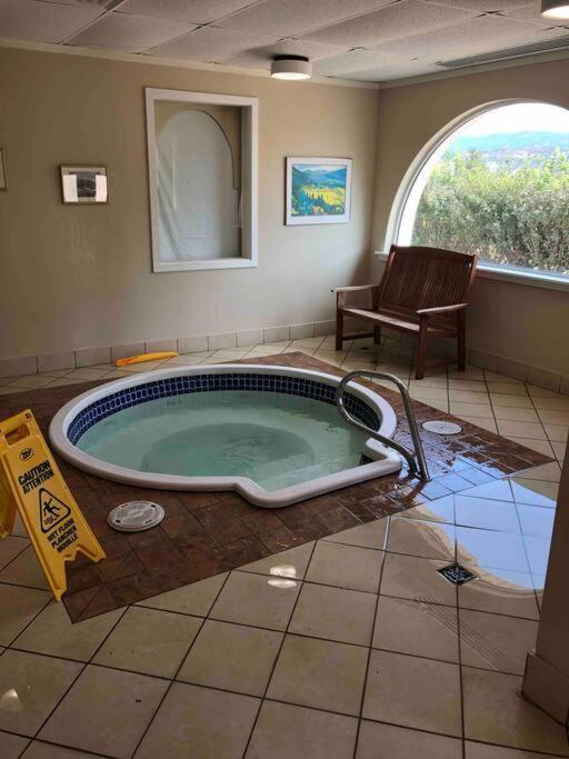 3 BR Lake Okanagan Resort, West Kelowna!