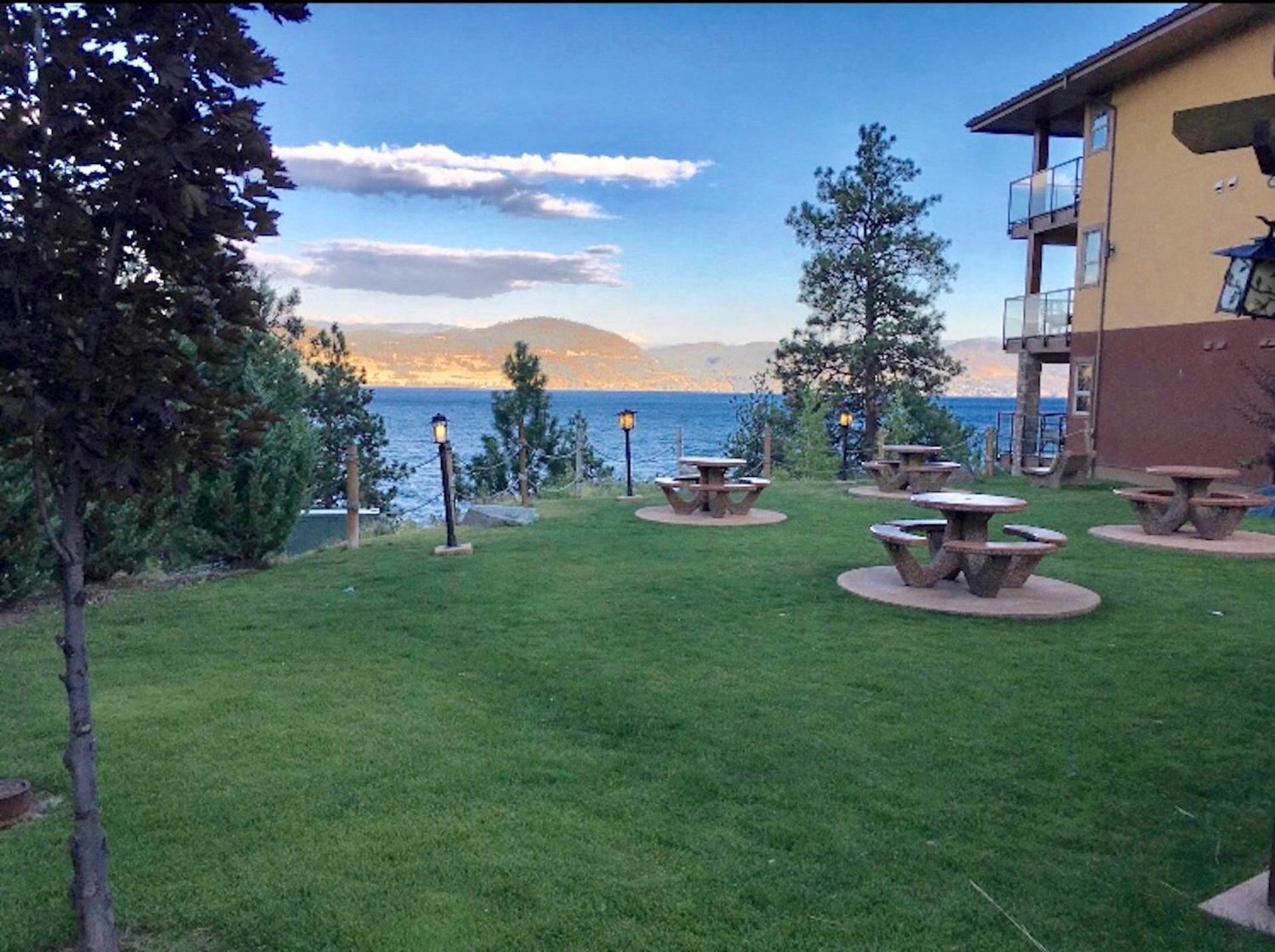 3 BR Lake Okanagan Resort, West Kelowna!