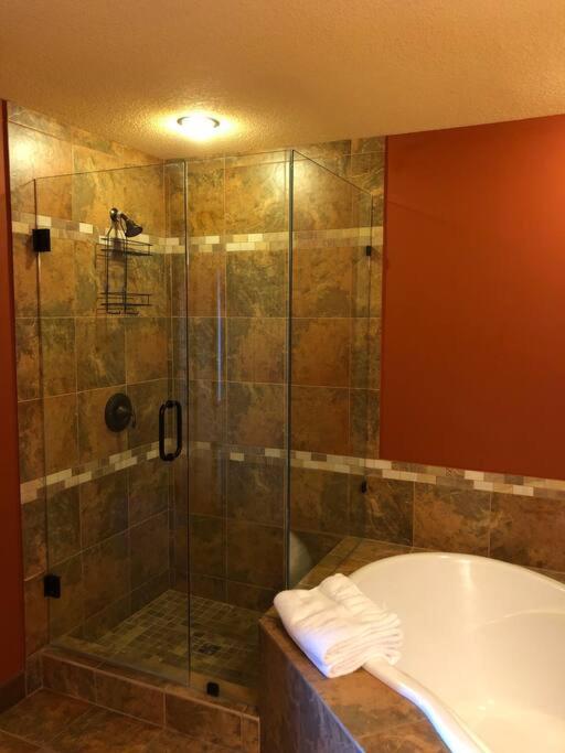 3 BR Lake Okanagan Resort, West Kelowna!