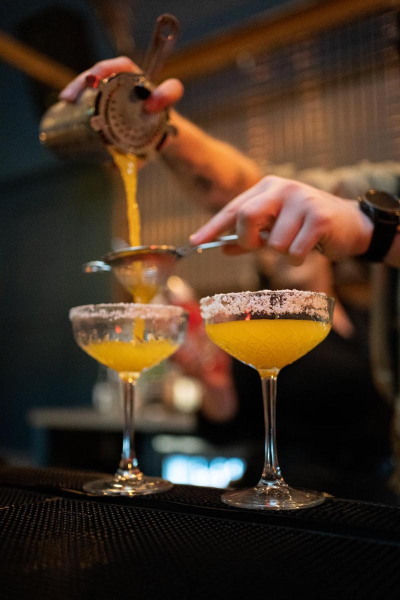 bar