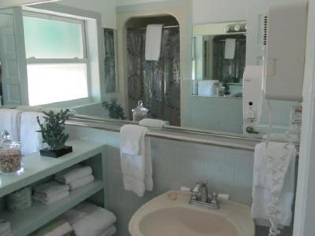 Suite Dreams Inn by the beach