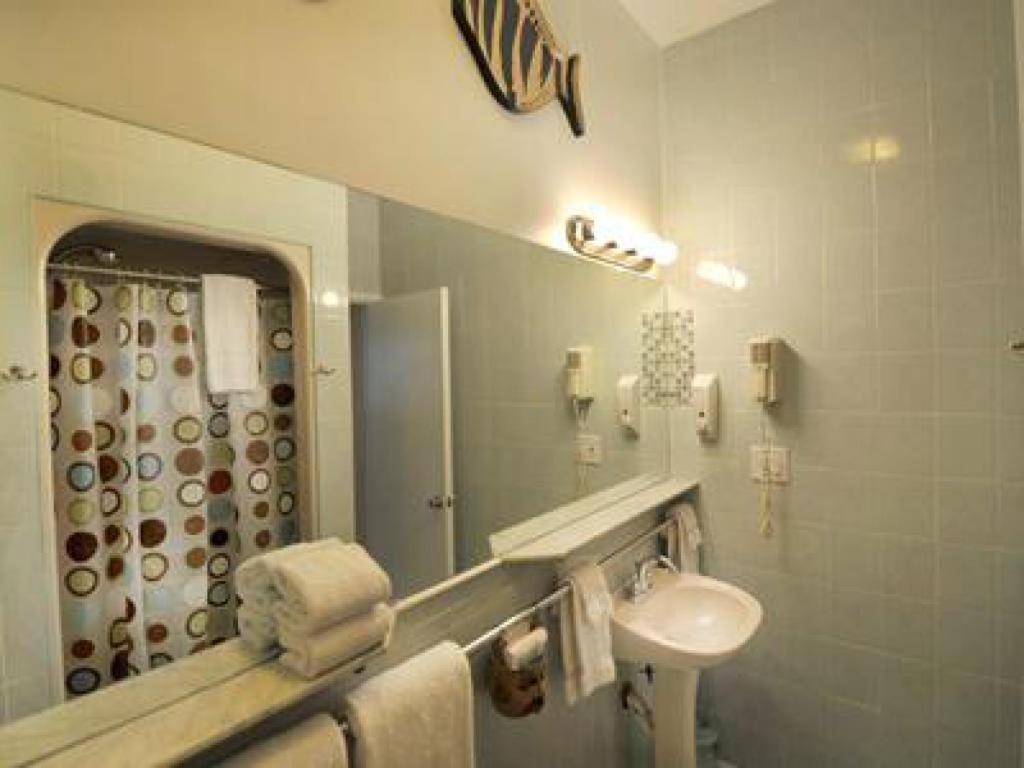 Suite Dreams Inn by the beach