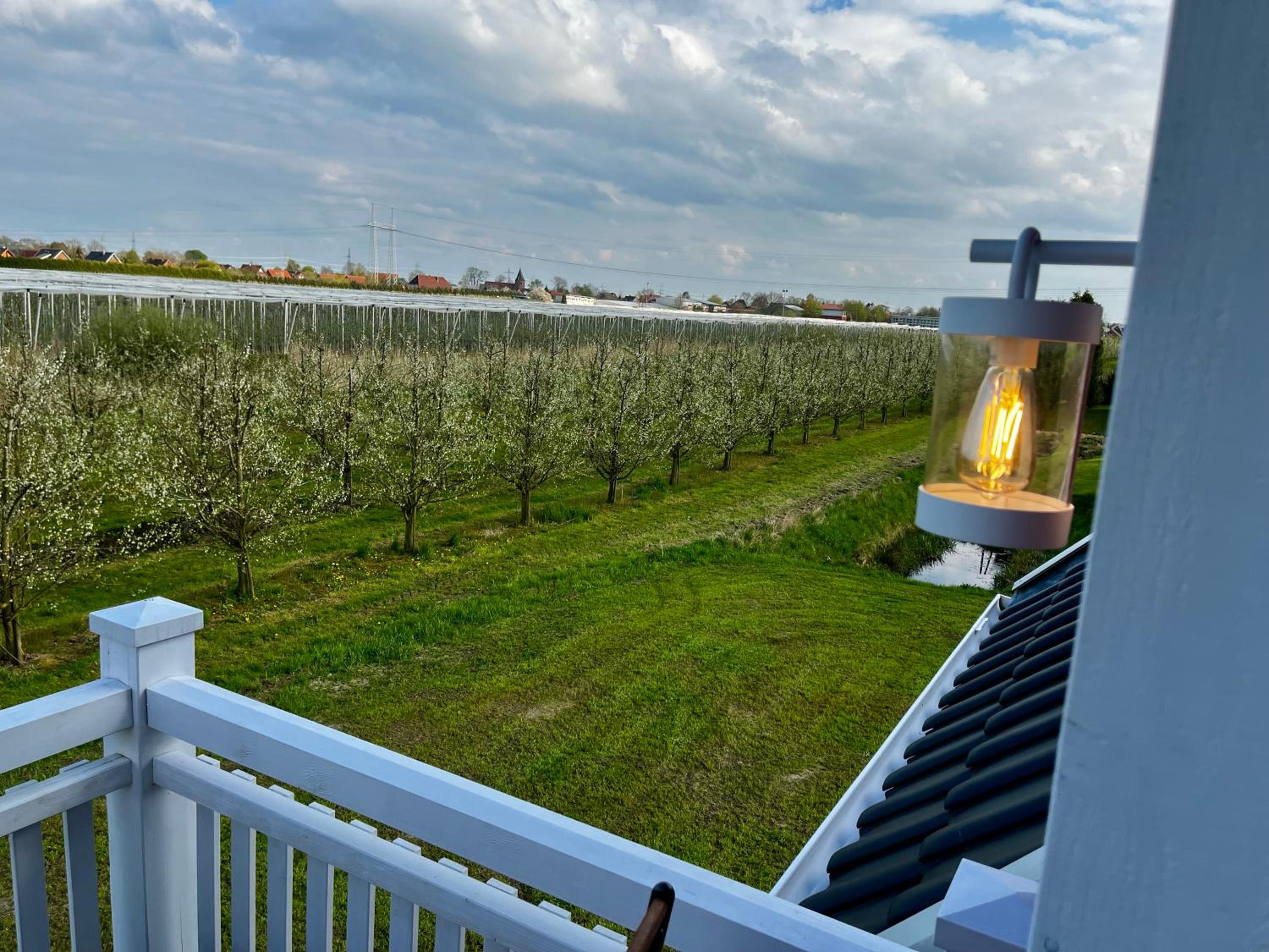Muggelhuus das Loft mit Elbdeichblick im Alten Land und mit Wallbox