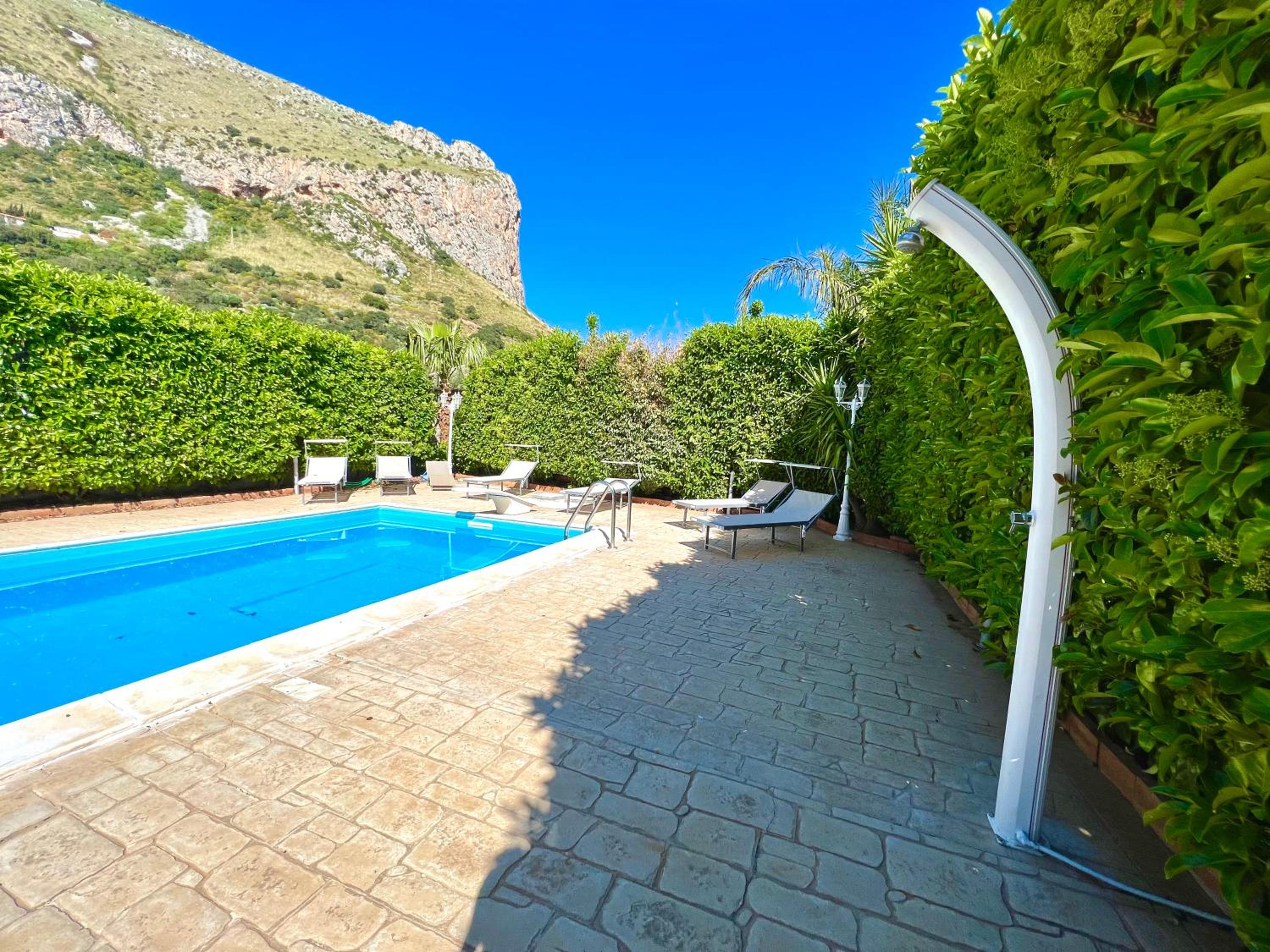 Villa Parisi view 4