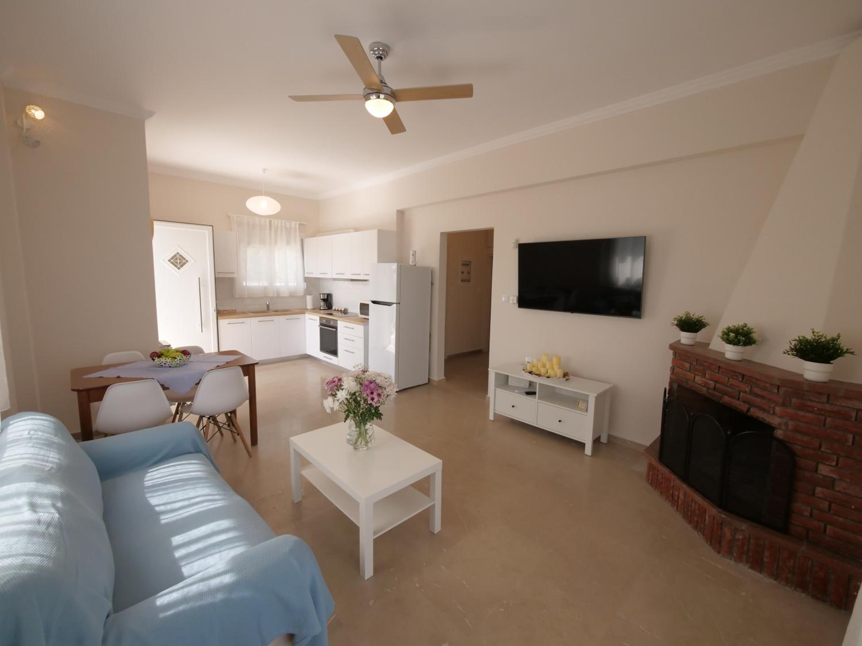 Cozy corner Schinias beach house view 2