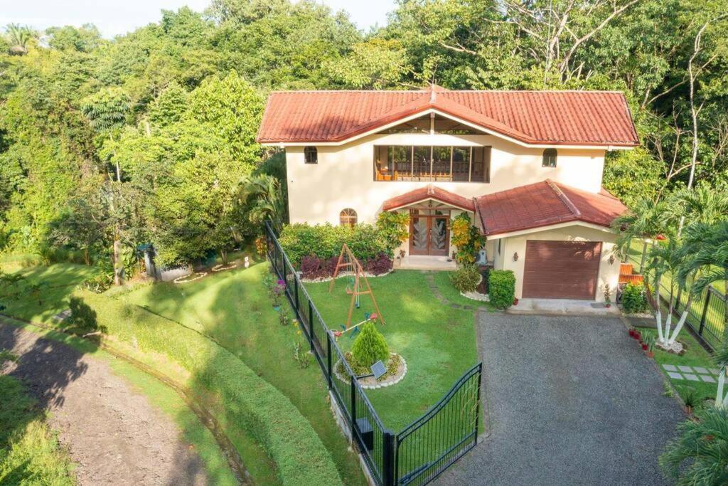 Vista Verde House w/Pool & WiFi