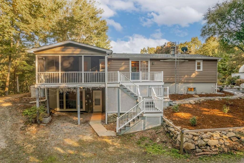 40 Acres w/Waterfalls, Vineyard, Stream, 5 bedroom