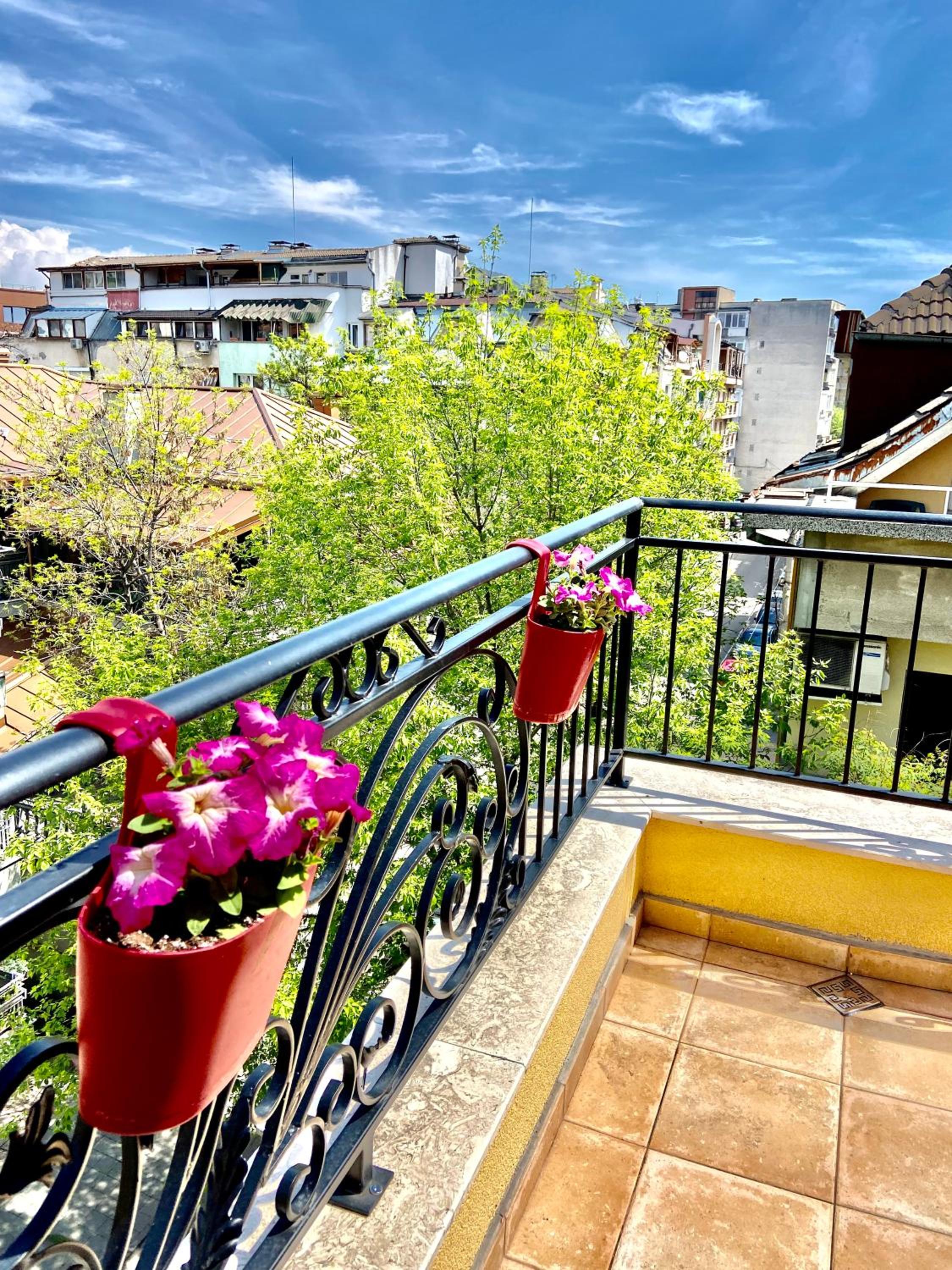 M&M Center Apartment with free parking