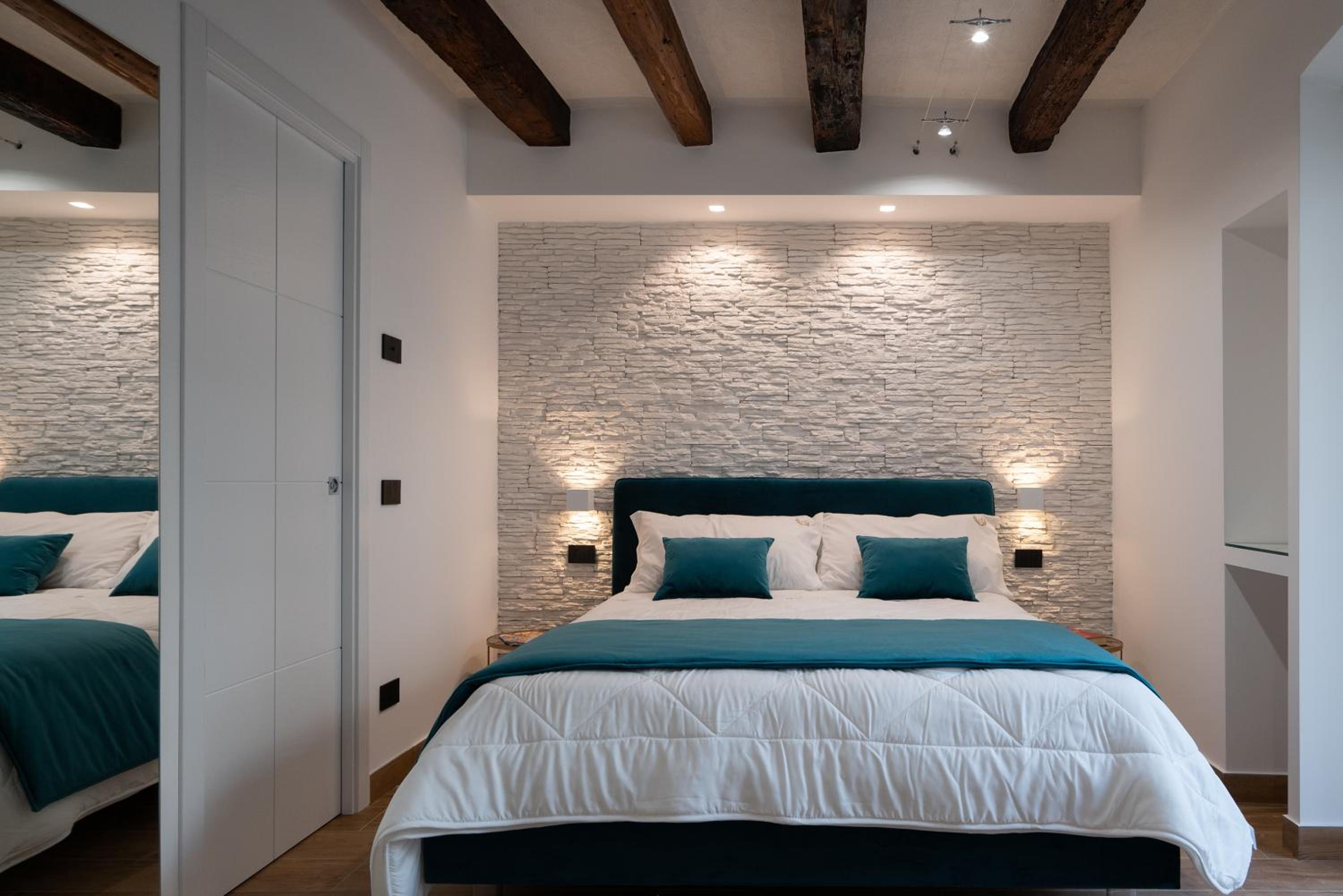 Sofi' Center Rooms