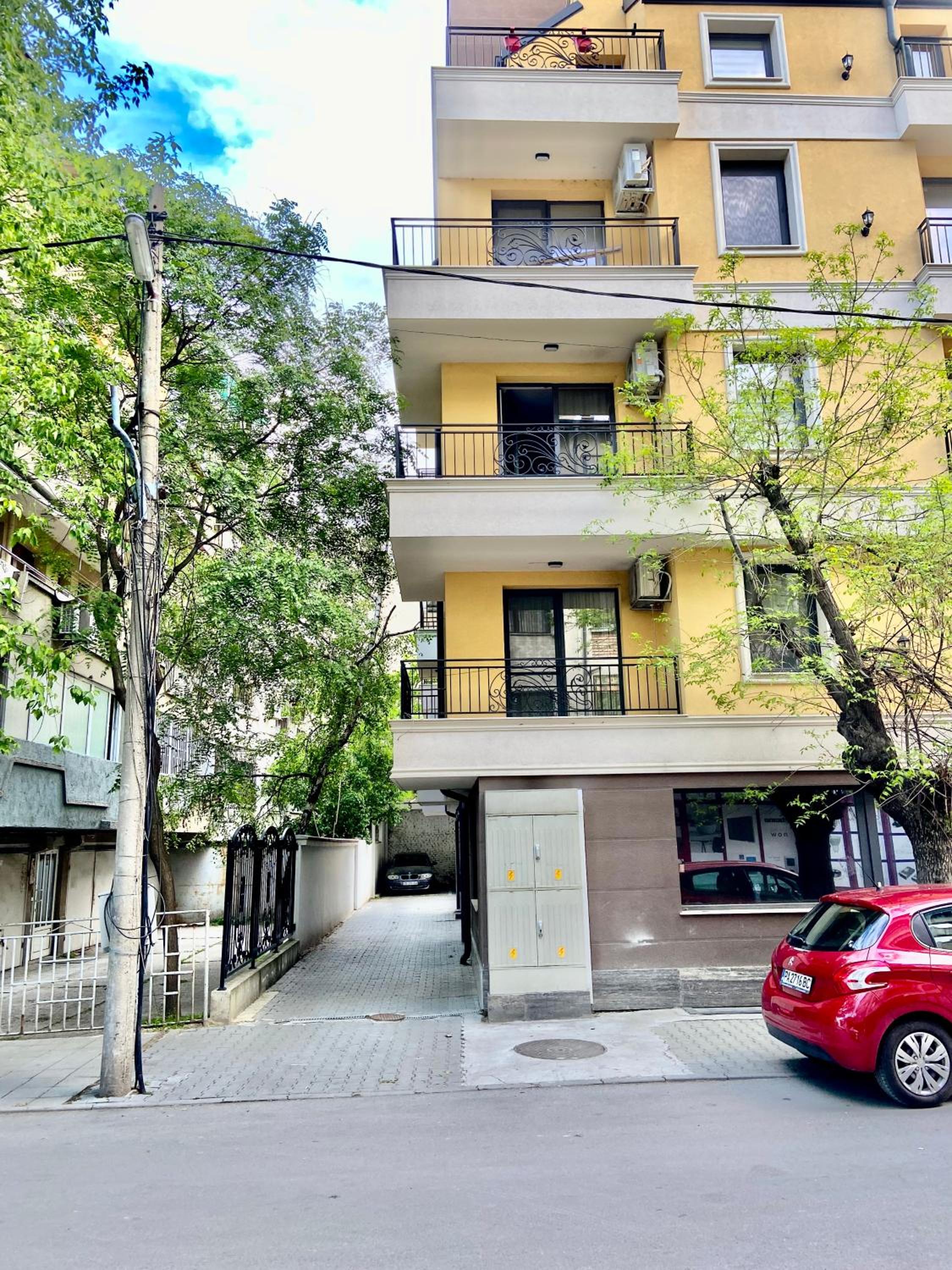 M&M Center Apartment with free parking