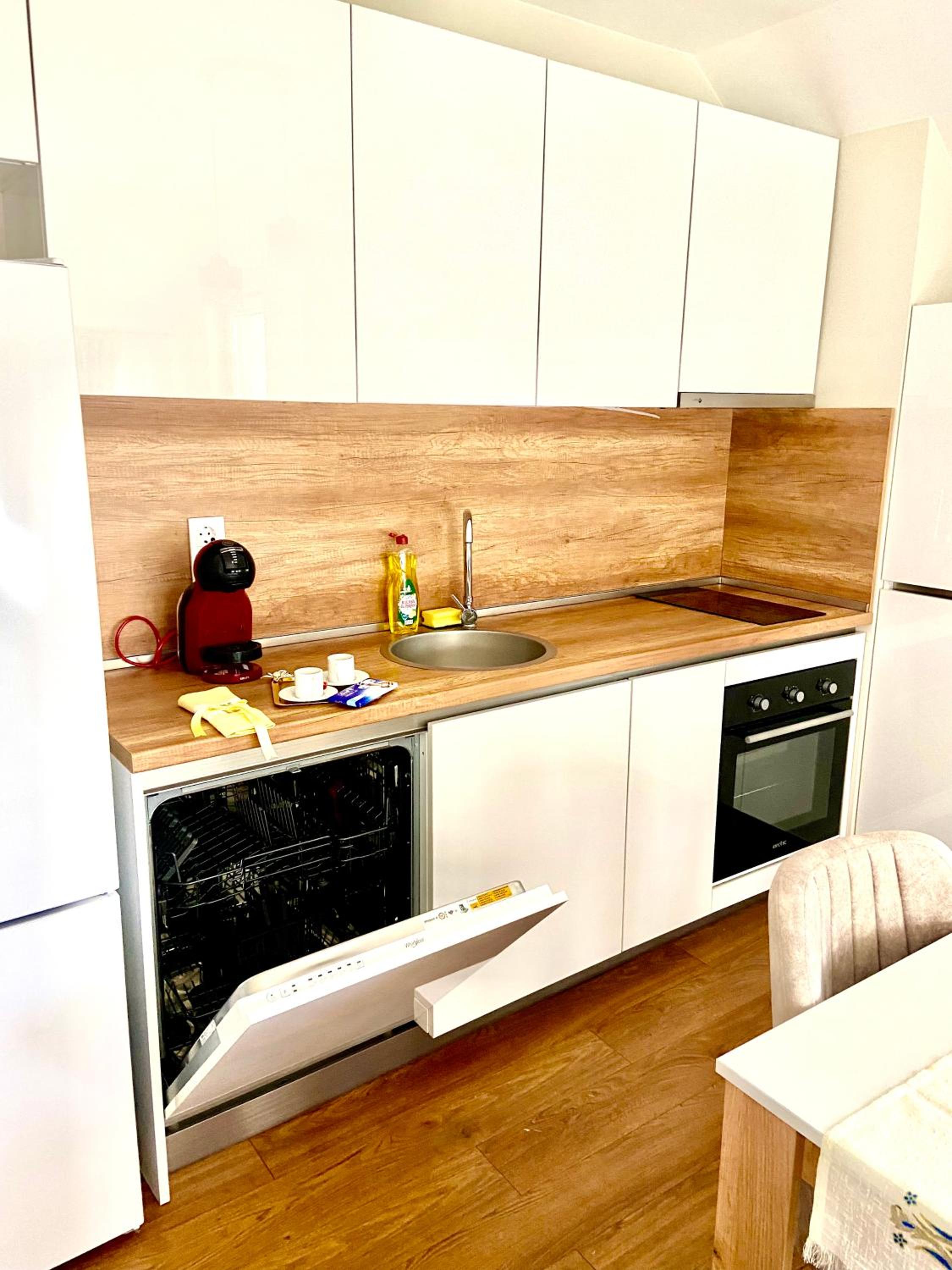 M&M Center Apartment with free parking