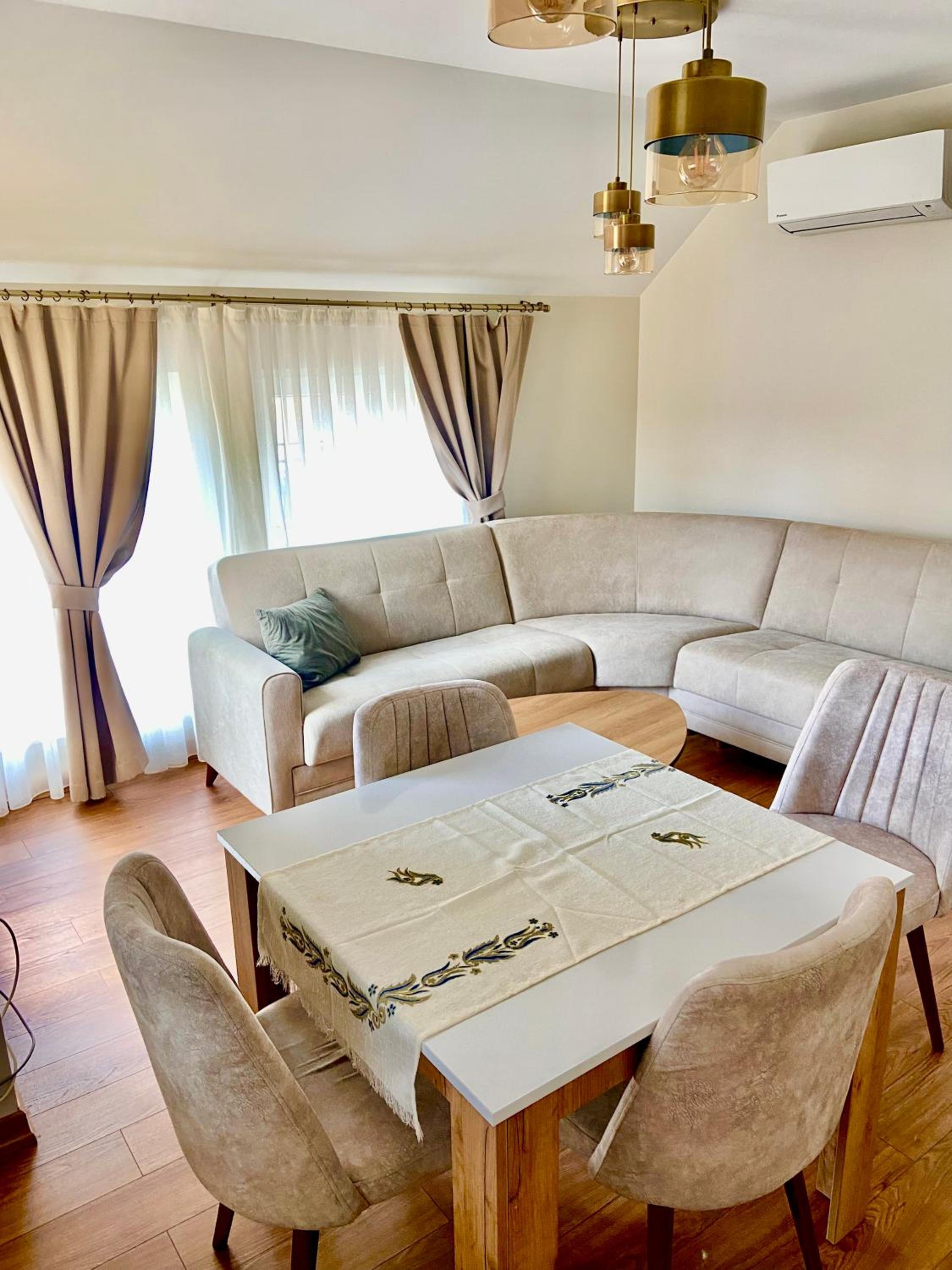 M&M Center Apartment with free parking