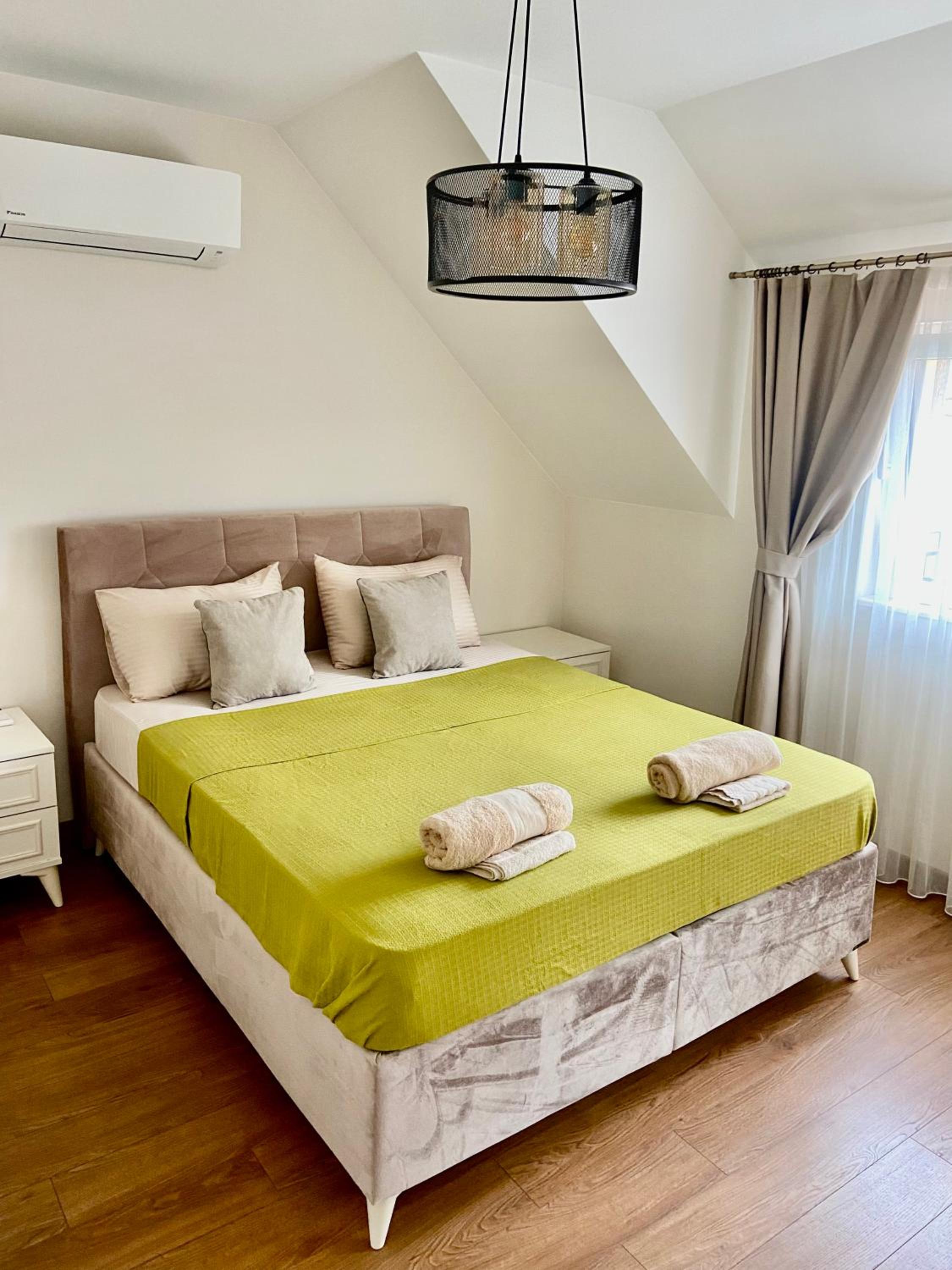 M&M Center Apartment with free parking