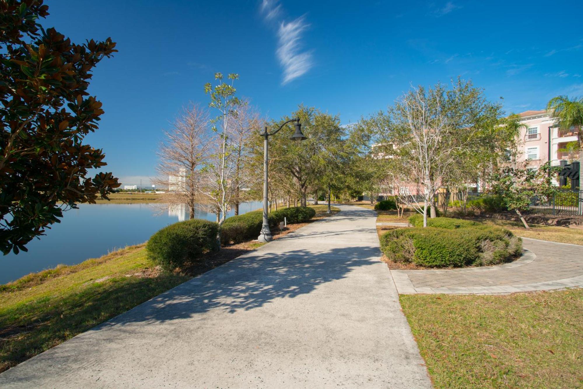 Stylish Vista Cay Luxury Mirage Near all Theme Parks, and walk to the Convention Center