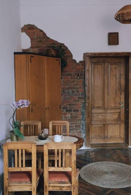 Vista Studio Brasov in the Heart of the Old City Center view 3
