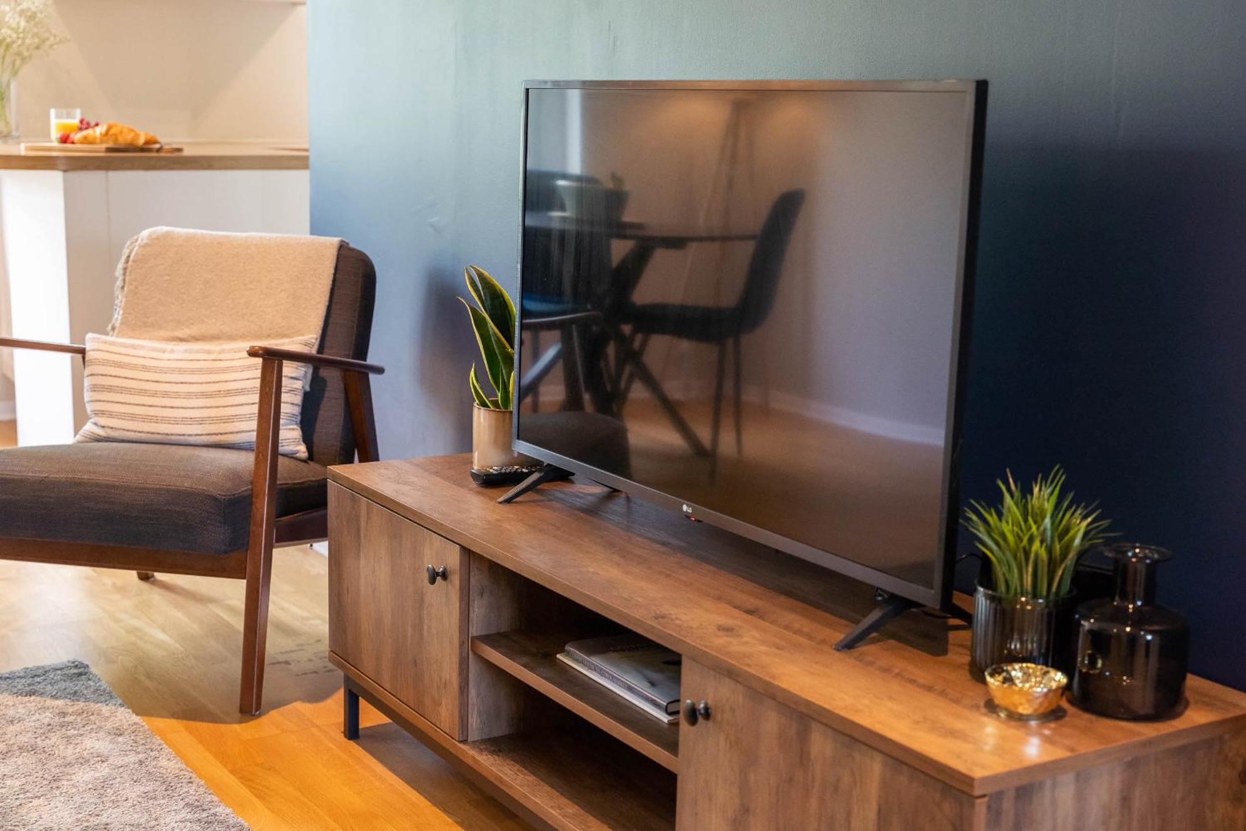 Homely and Stylish Bermondsey Apartment with Parking